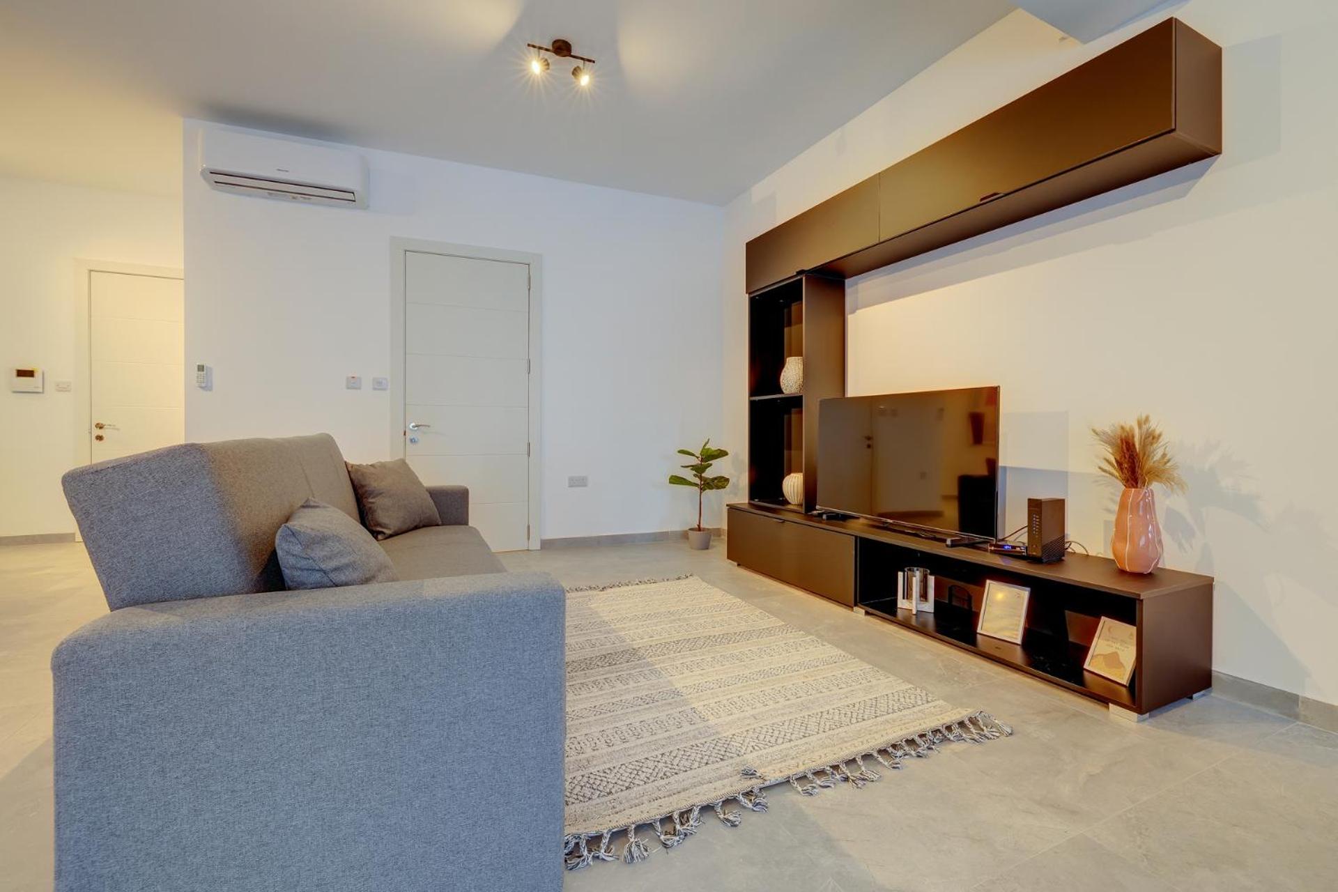 Salmar Court Holiday Apartments with Pool by Buena Vista