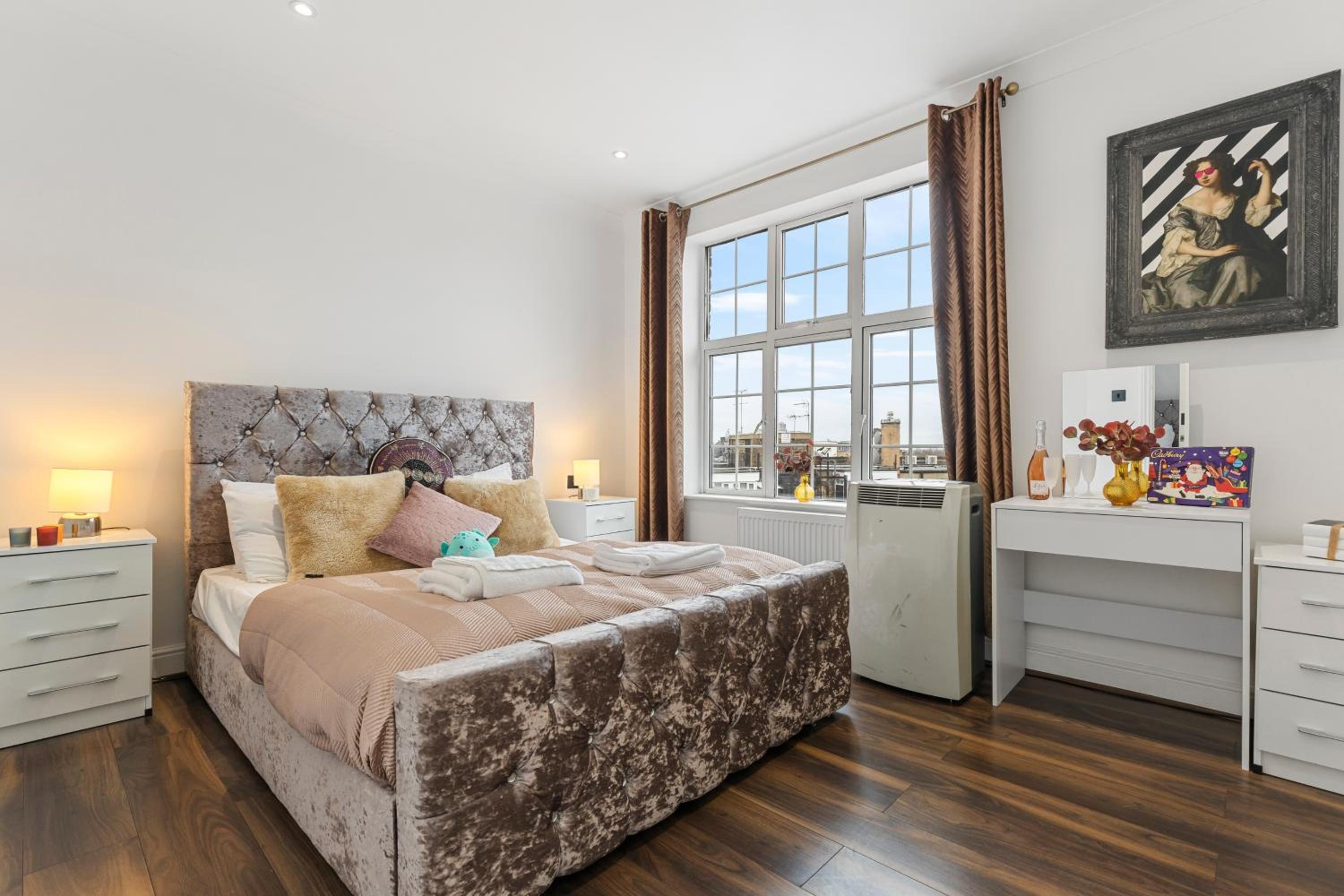 Luxurious 2-Bedroom Penthouse In Marble Arch -65GC