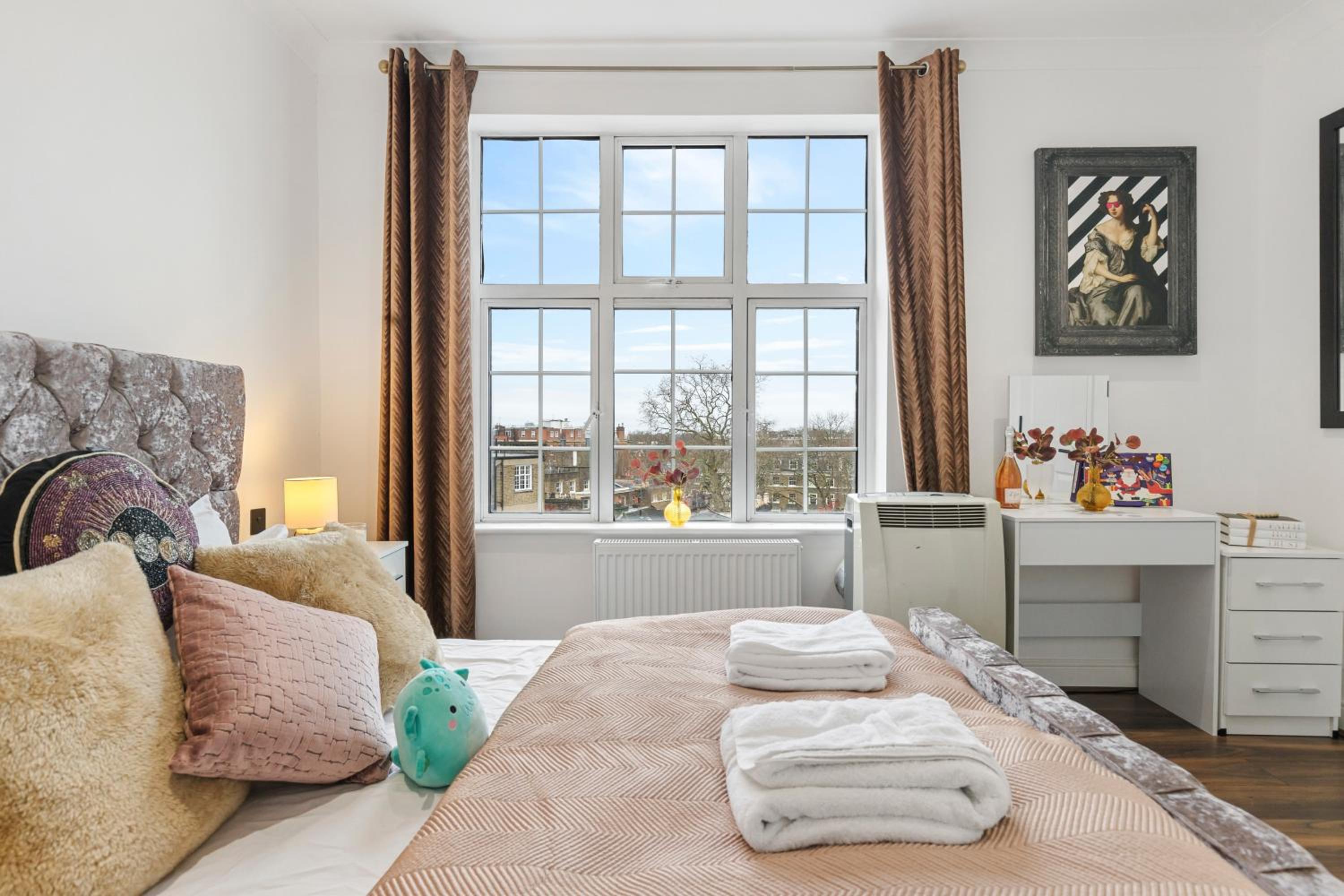 Luxurious 2-Bedroom Penthouse In Marble Arch -65GC