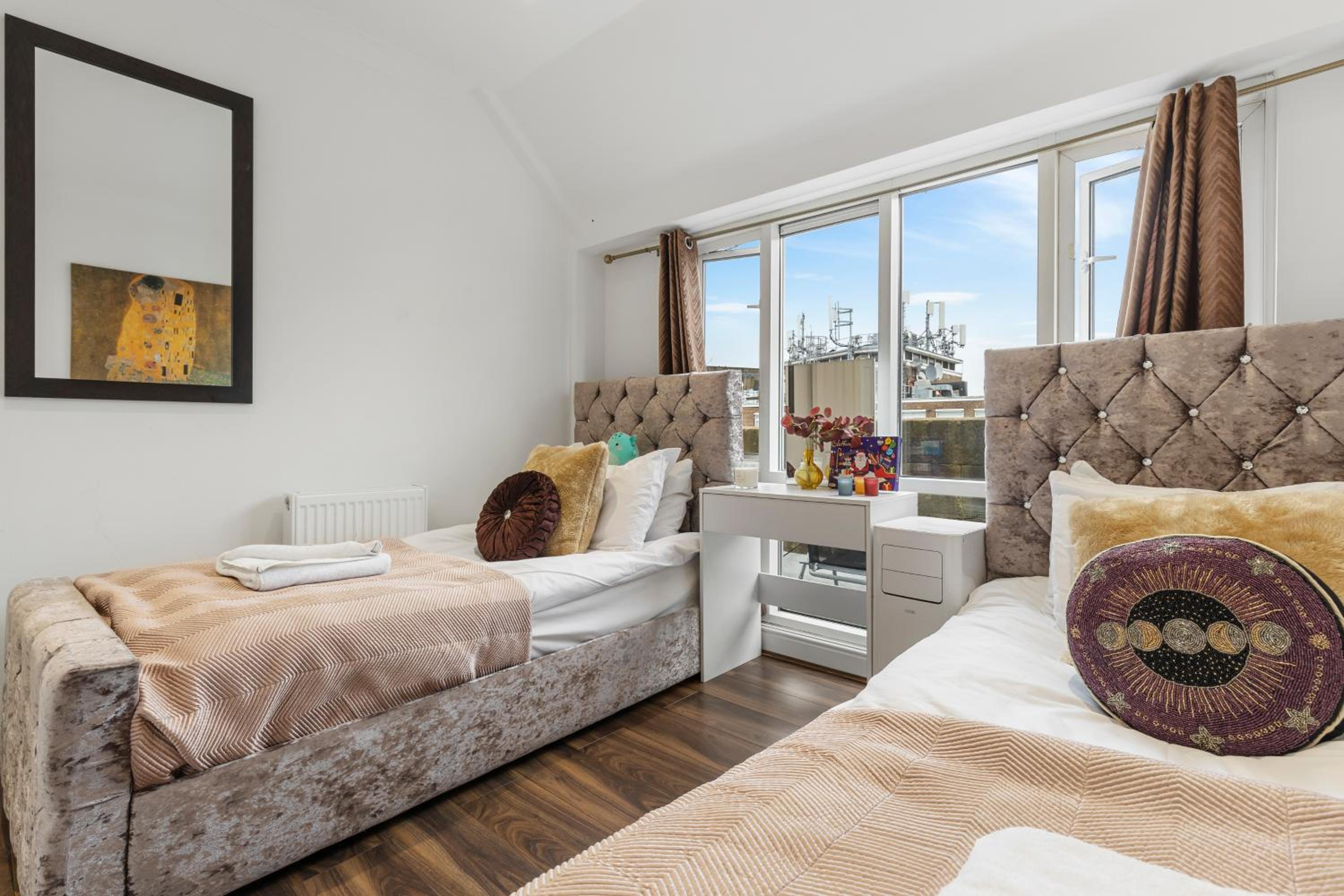 Luxurious 2-Bedroom Penthouse In Marble Arch -65GC