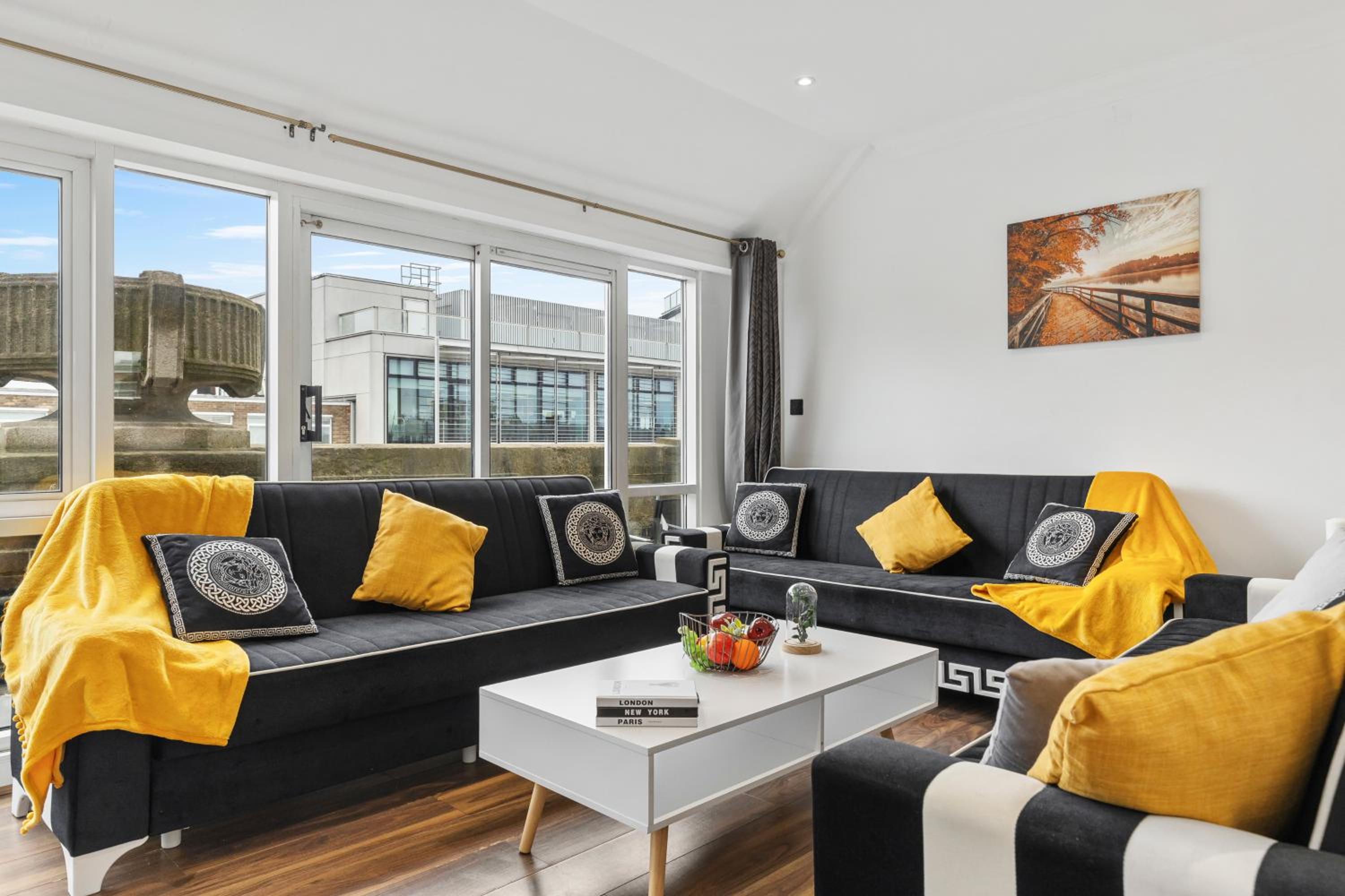 Luxurious 2-Bedroom Penthouse In Marble Arch -65GC