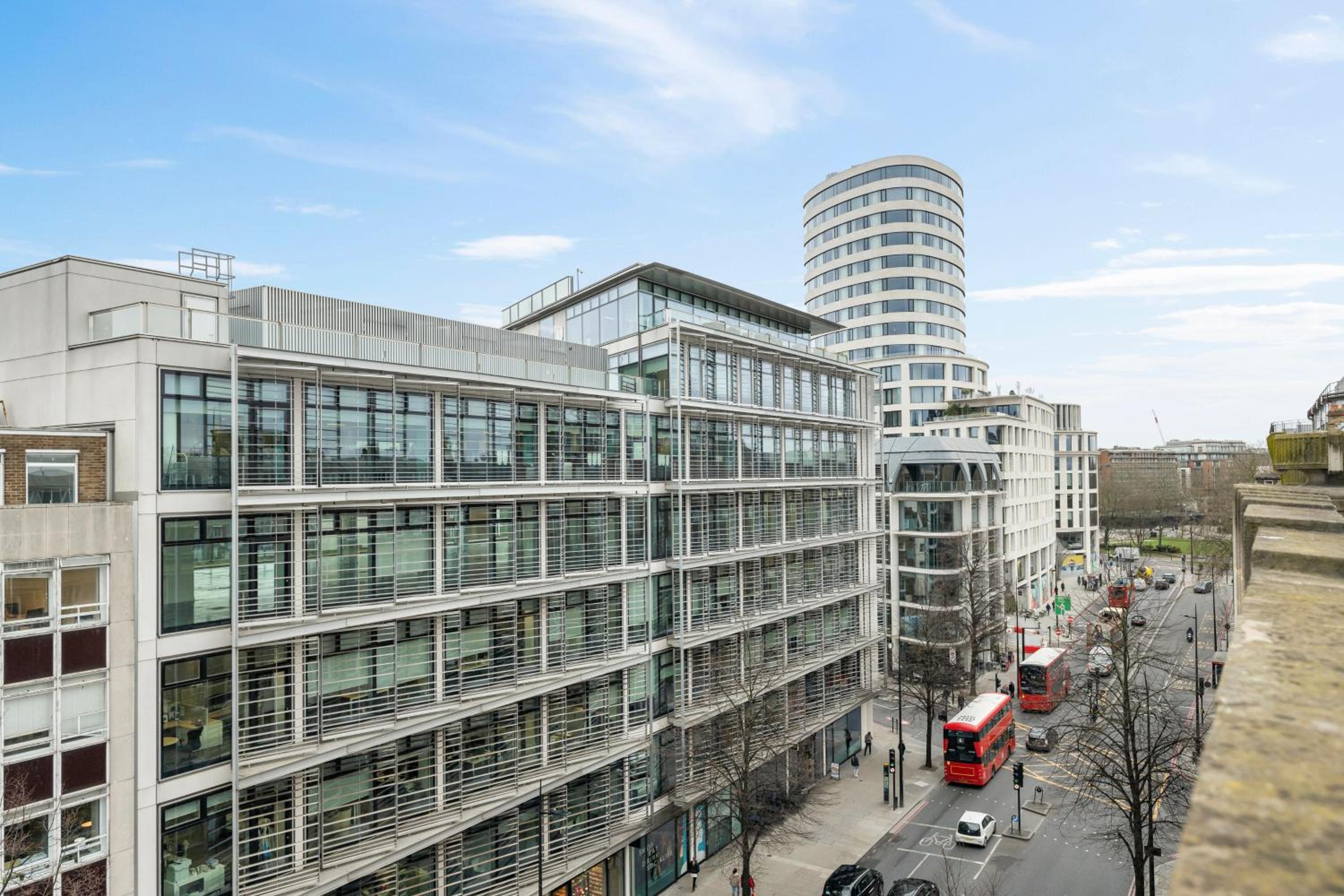 Luxurious 2-Bedroom Penthouse In Marble Arch -65GC