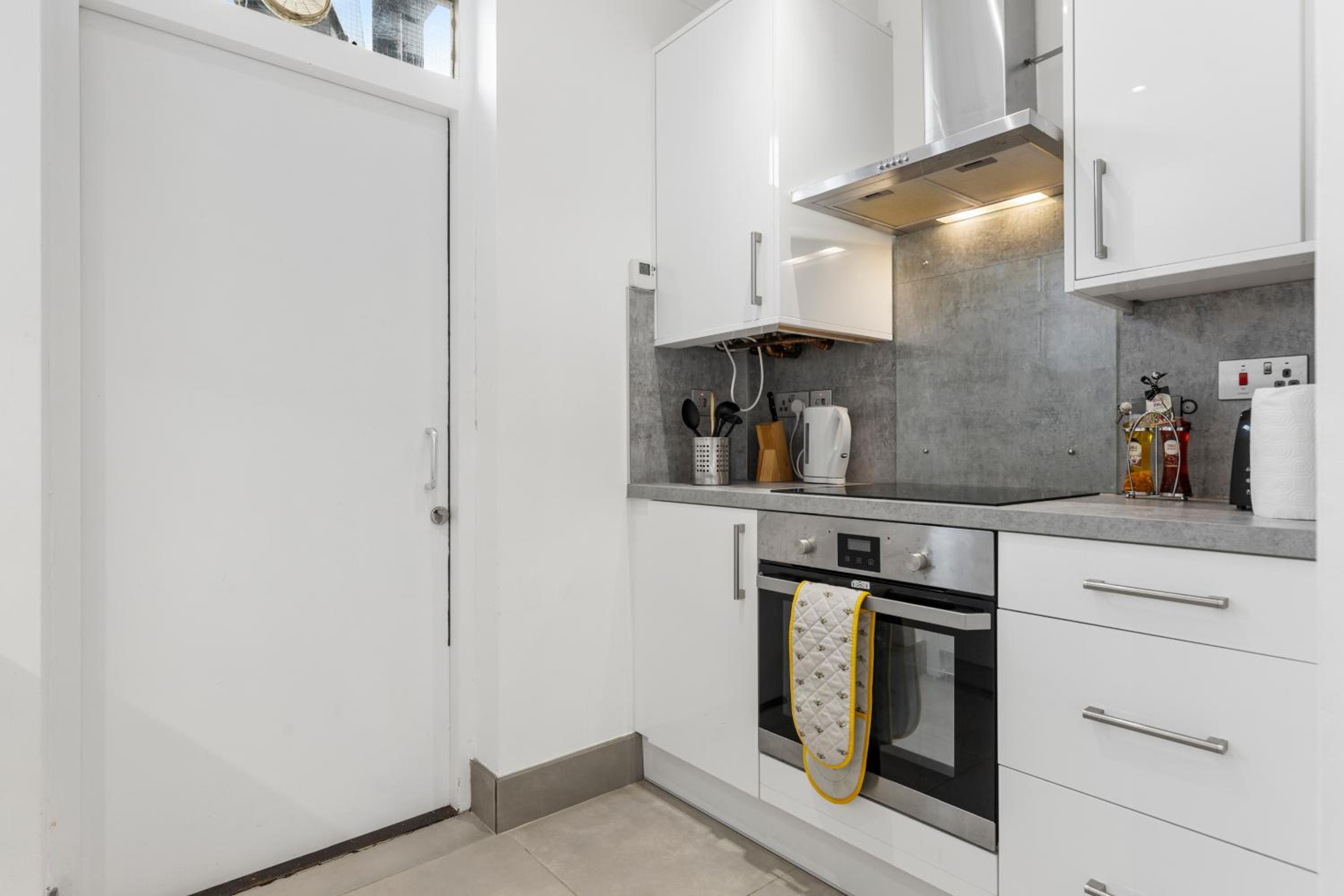 Luxurious 2-Bedroom Penthouse In Marble Arch -65GC