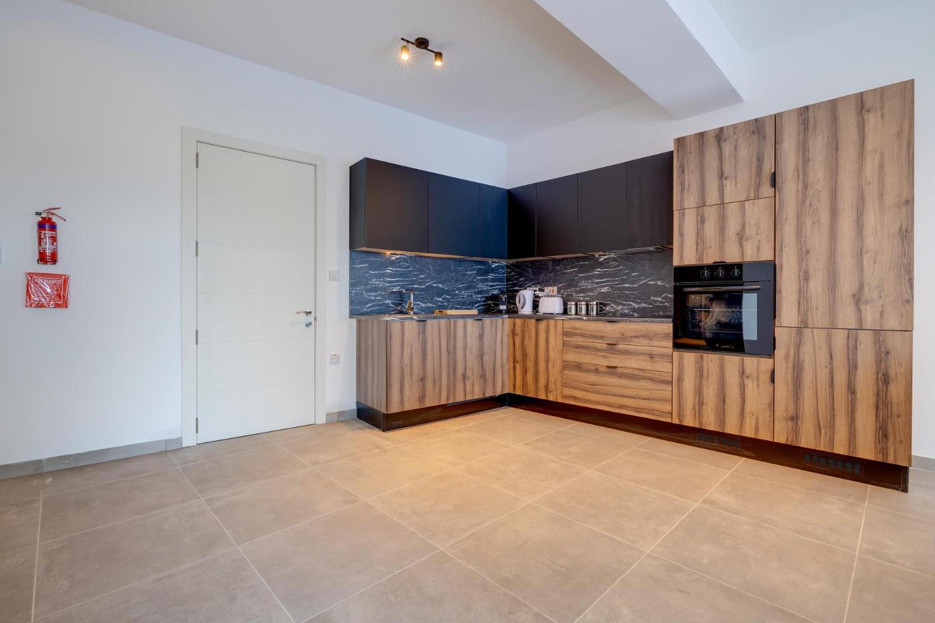 Salmar Court Holiday Apartments with Pool by Buena Vista