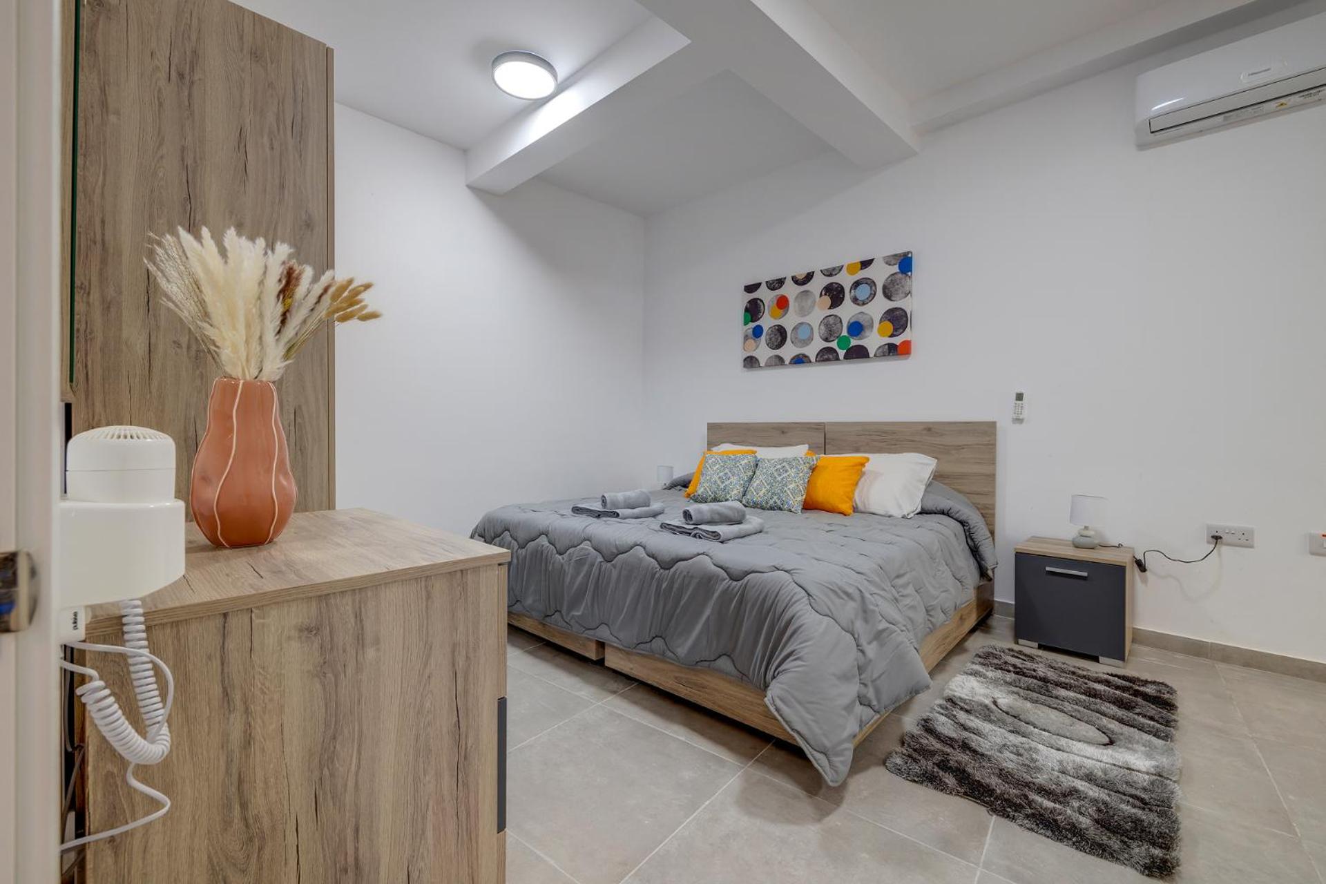 Salmar Court Holiday Apartments with Pool by Buena Vista
