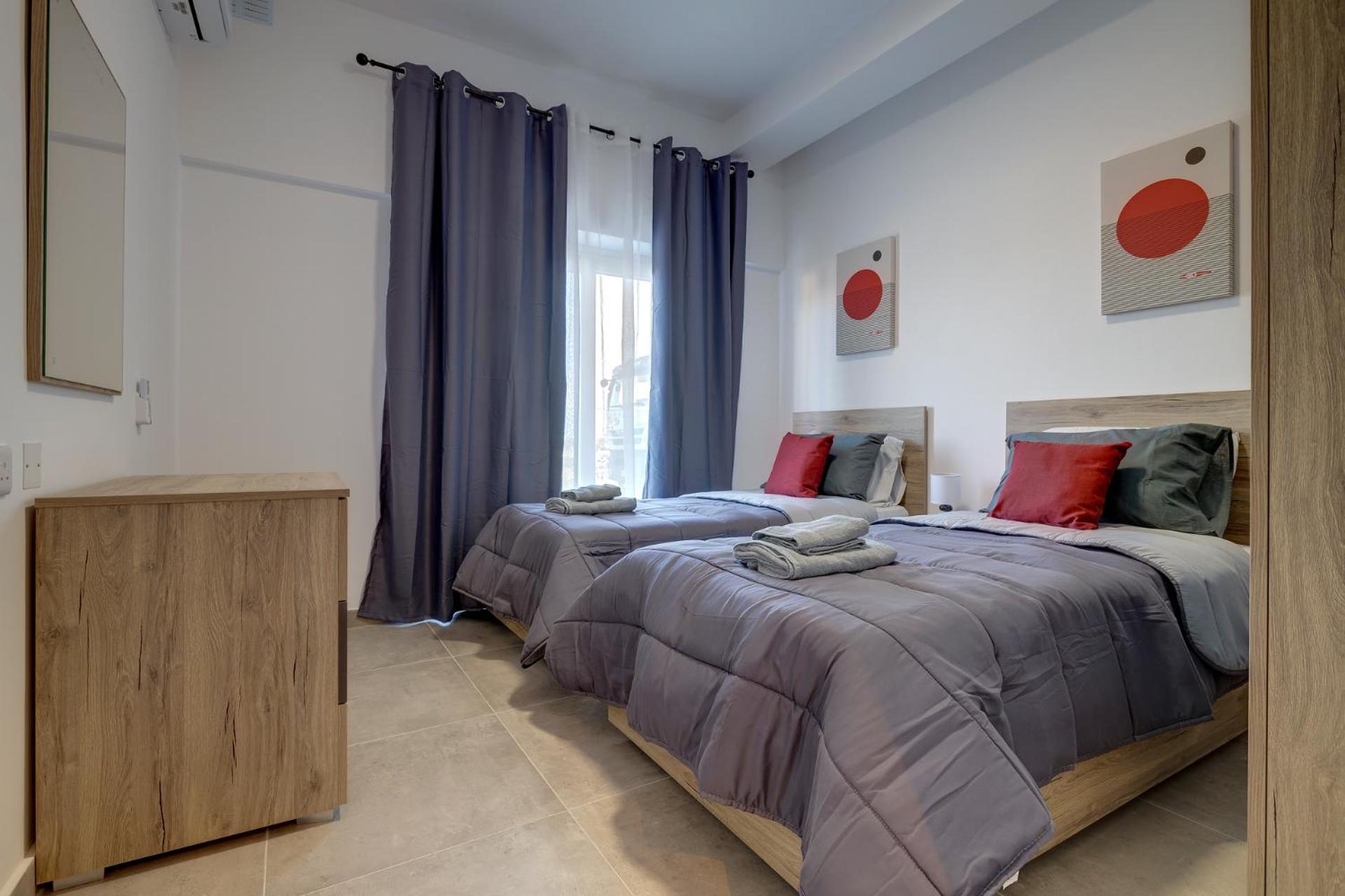 Salmar Court Holiday Apartments with Pool by Buena Vista