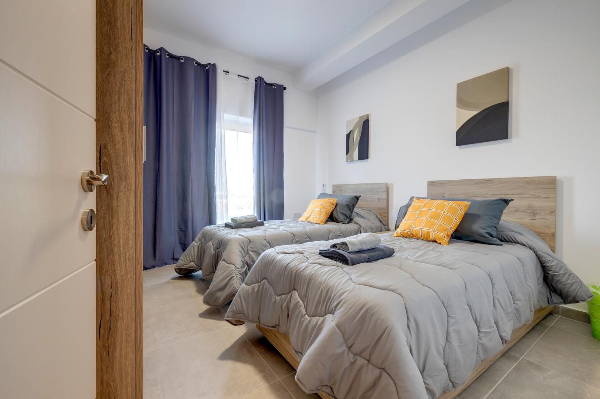 Salmar Court Holiday Apartments with Pool by Buena Vista