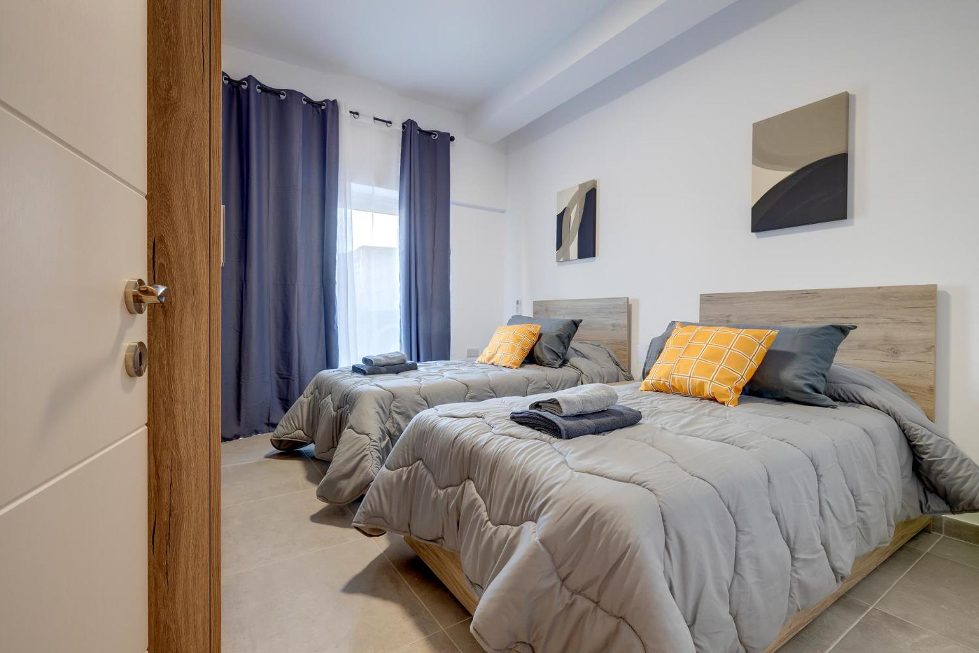 Salmar Court Holiday Apartments with Pool by Buena Vista