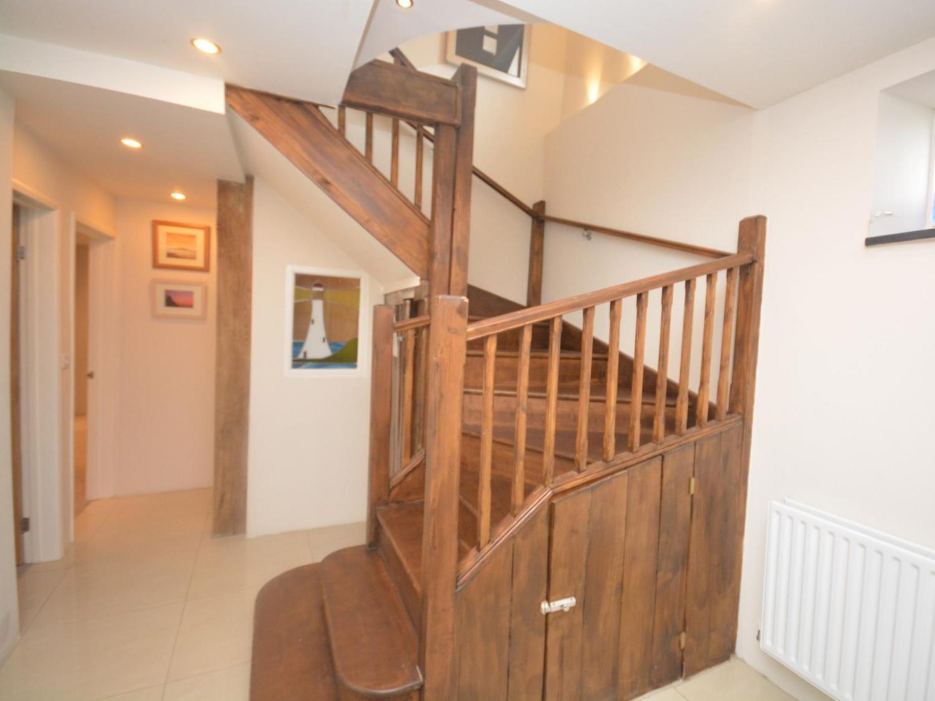 3 Bed in Ilfracombe oc-haywd view 5
