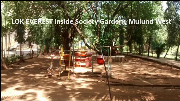 Cozy Private Room near Mulund Railway station view 3