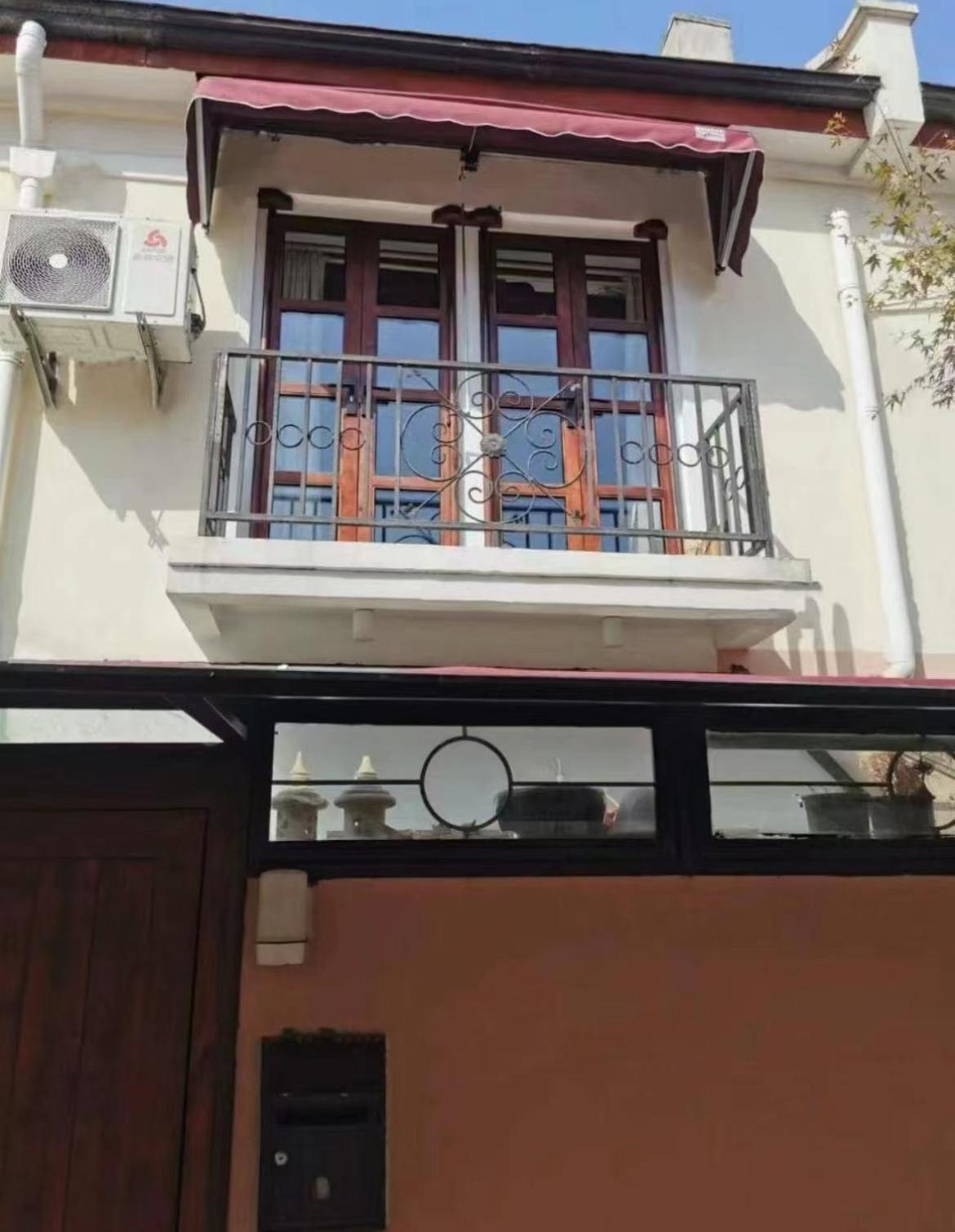 Molly Homestay - Nanjing West Road Jing'an Temple Townhouse near subway