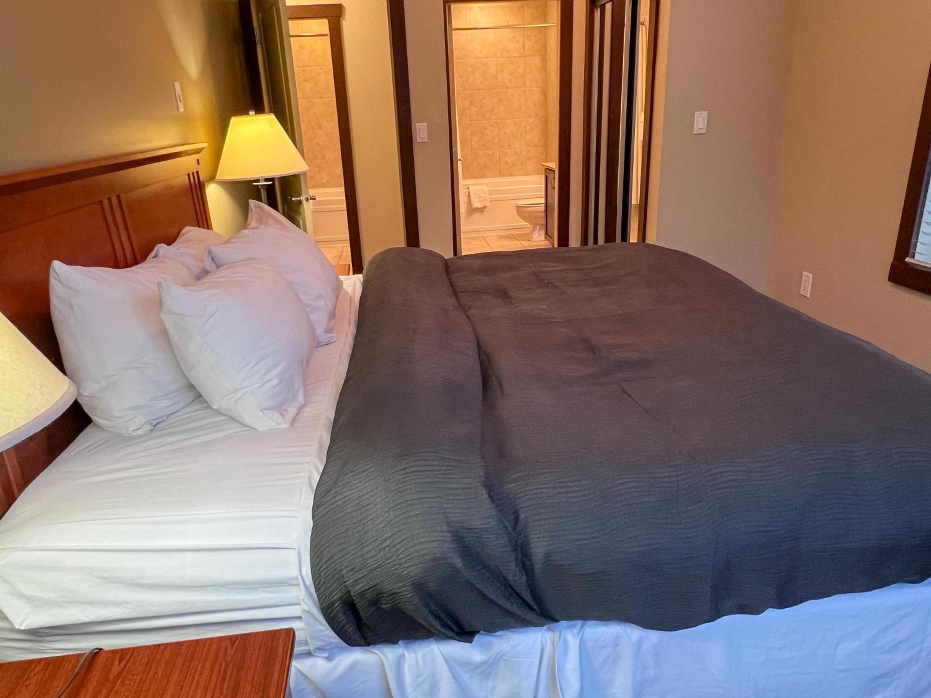 Silver Rock Condominiums by Fernie Central Reservations