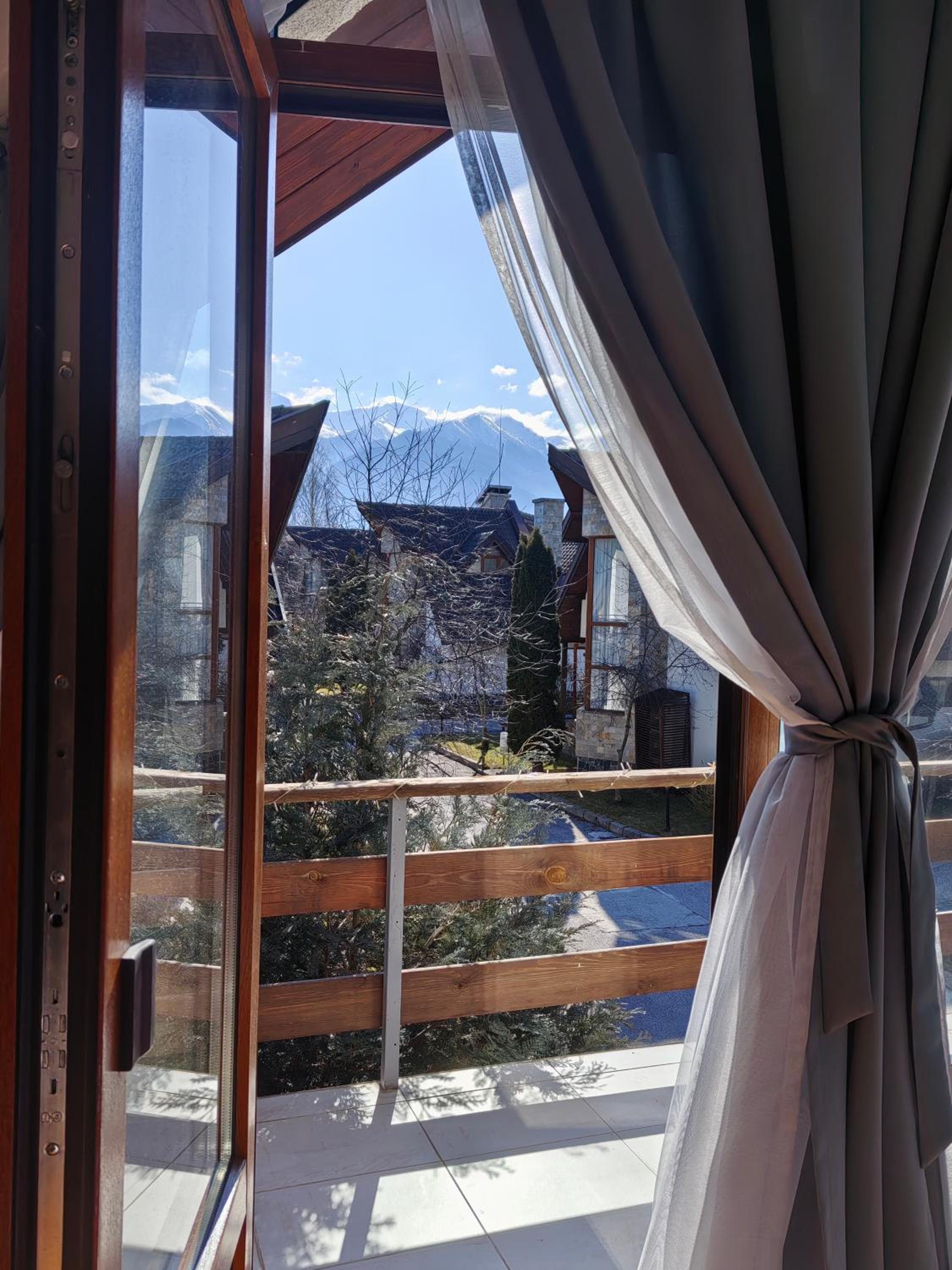 Villa Deja Vu Private Jacuzzi & Sauna, Fireplace, 3 Bedrooms, near Bansko