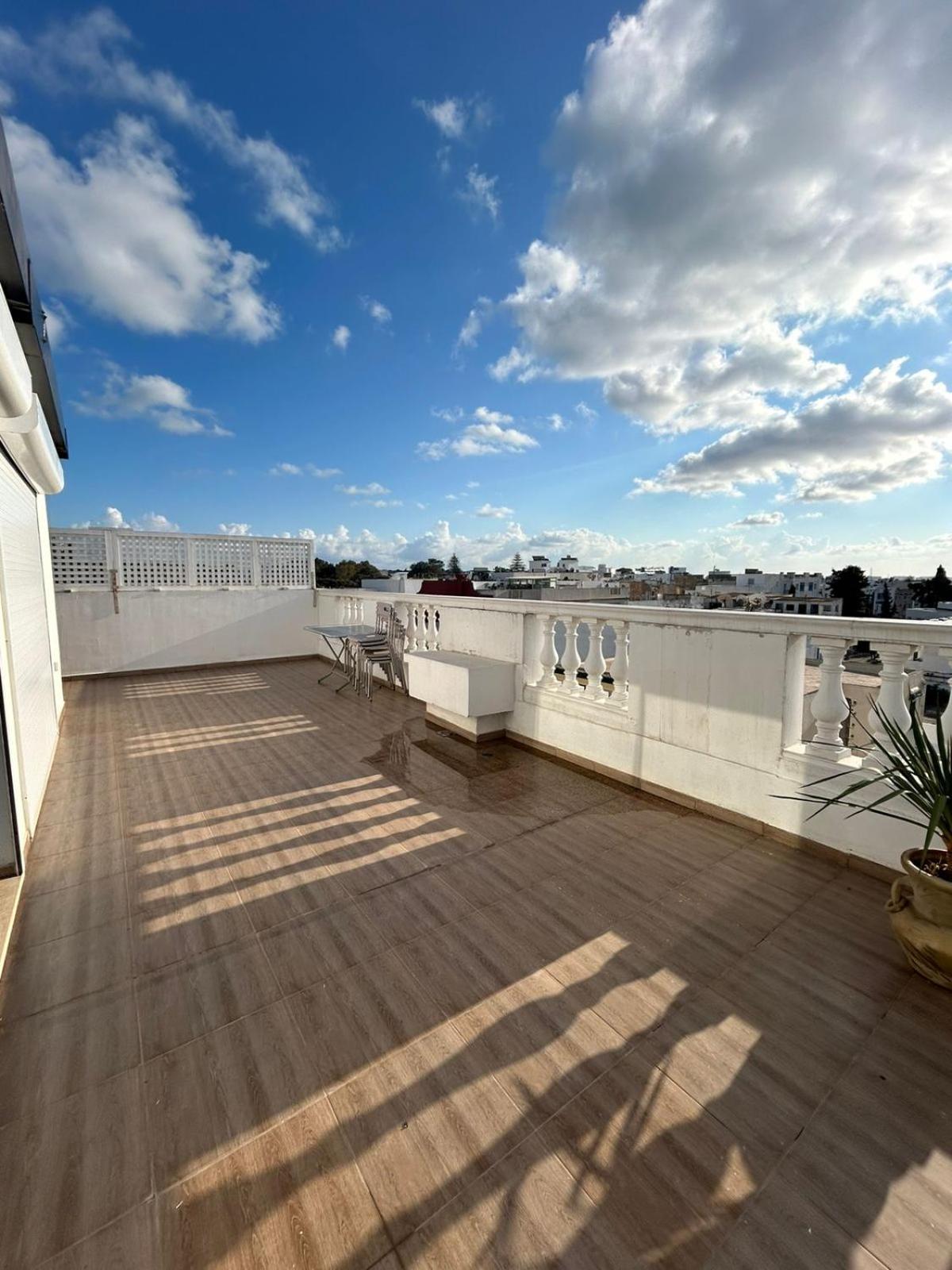 luxueux duplex avec Rooftop a la Marsa