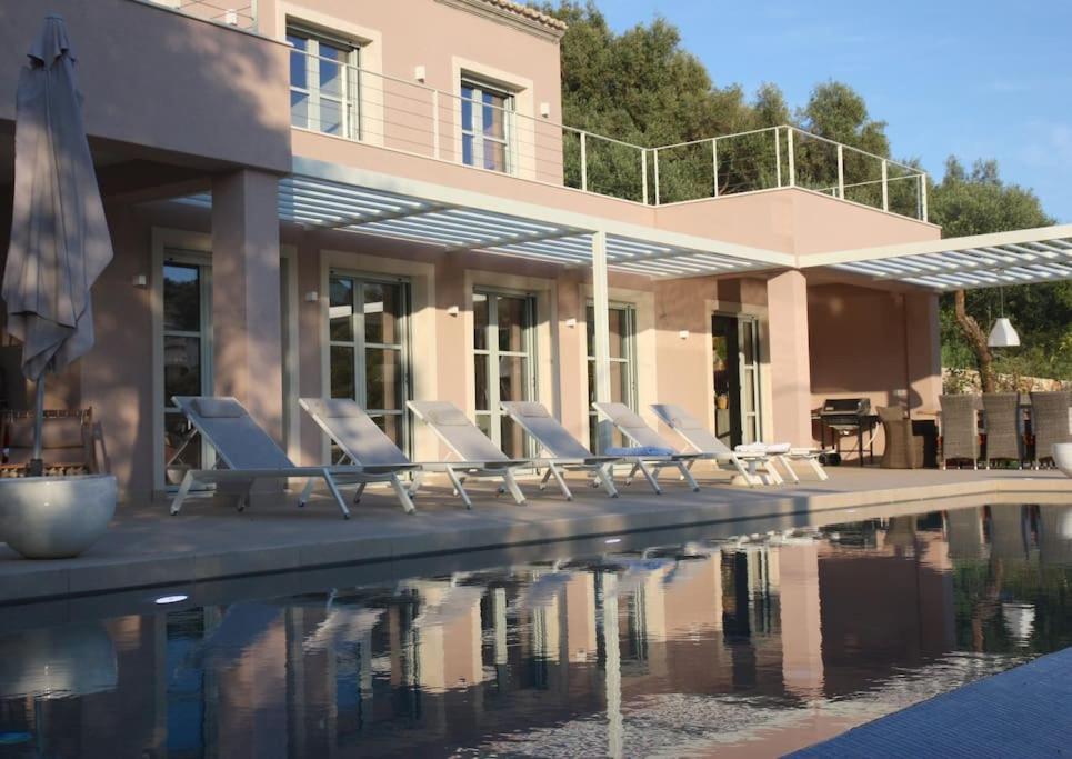 Sea front house in Kassiopi view 4