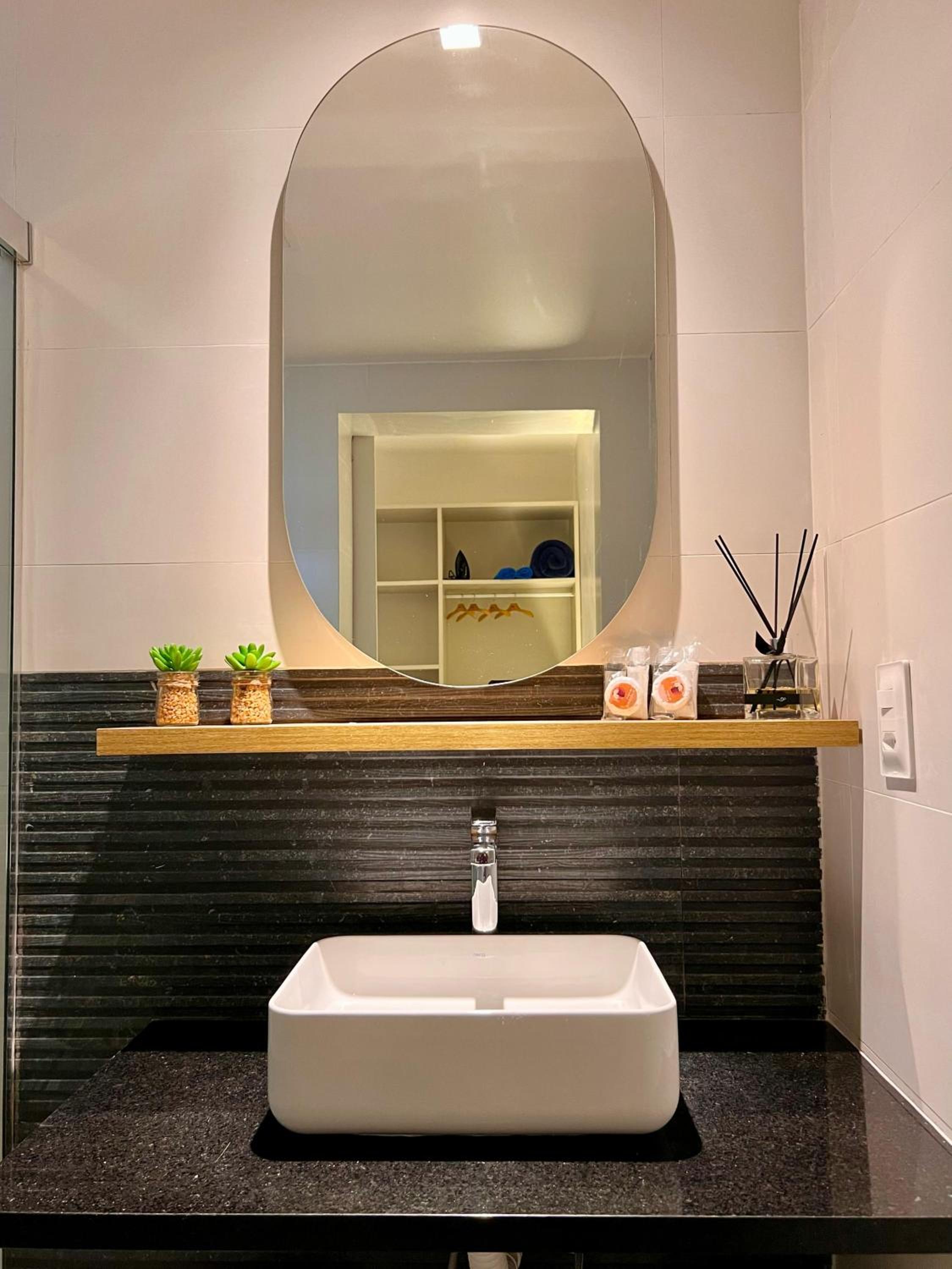 Nari Guest Room