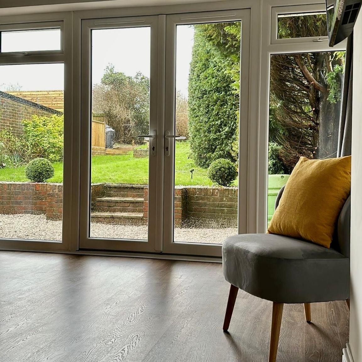 Tu Casa Brighton , A Beautiful & Peaceful 4 bedroom House with garden, BBq area , EV & Parking view 3