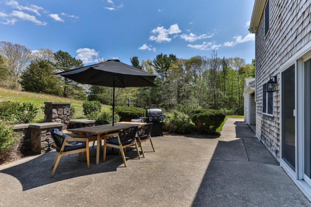 Stay On The Cape Vacation Rentals: Immaculate Home 2 Acres Short Walk To Beach view 5