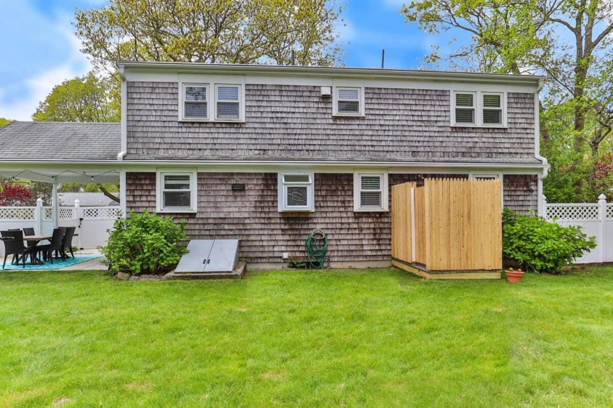 Stay On The Cape Vacation Rentals: Gorgeous 4 Bedroom 4 Minutes to Beach Swan Pond view 3