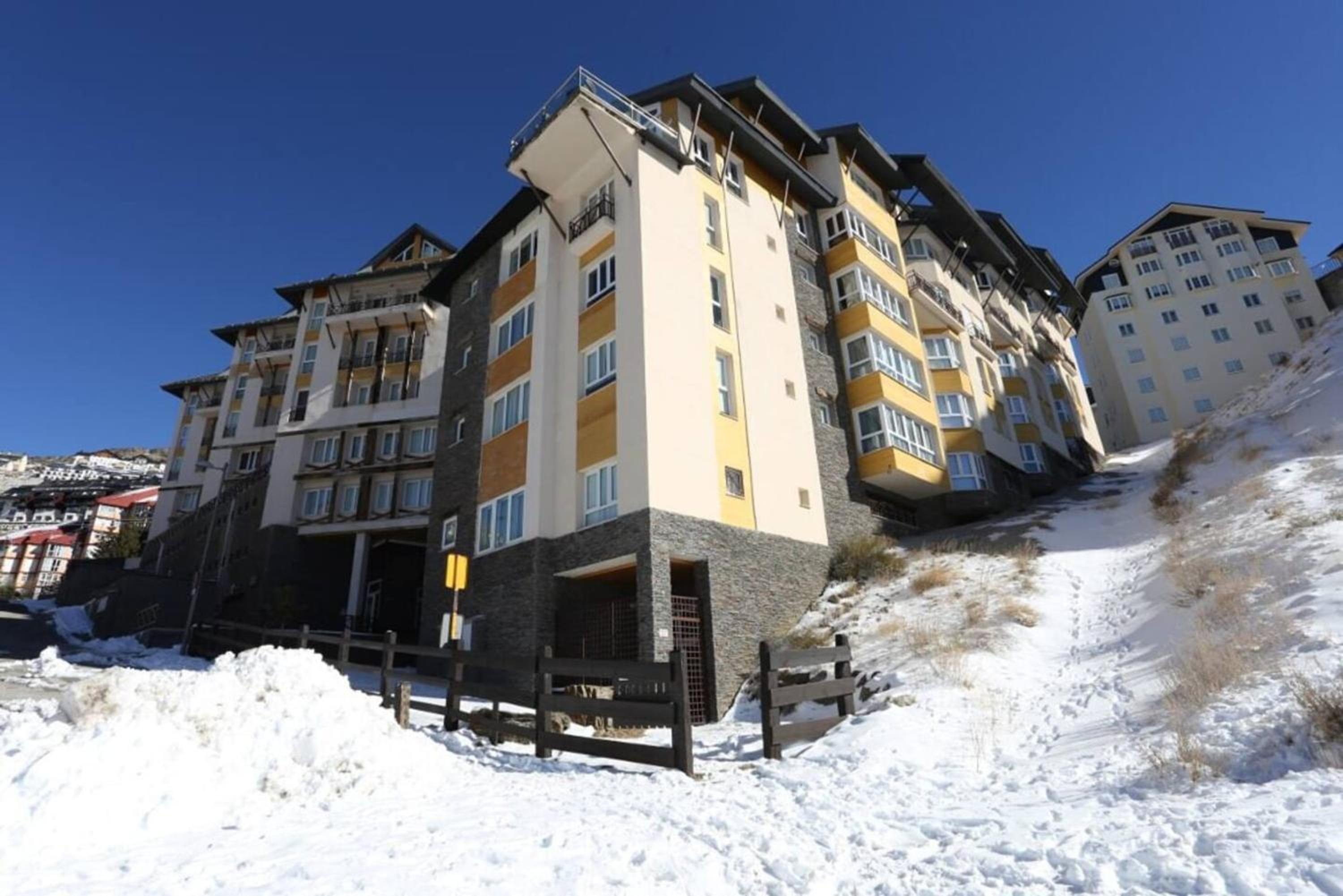 Spacious apartment Monachil Sierra Nevada shared pool