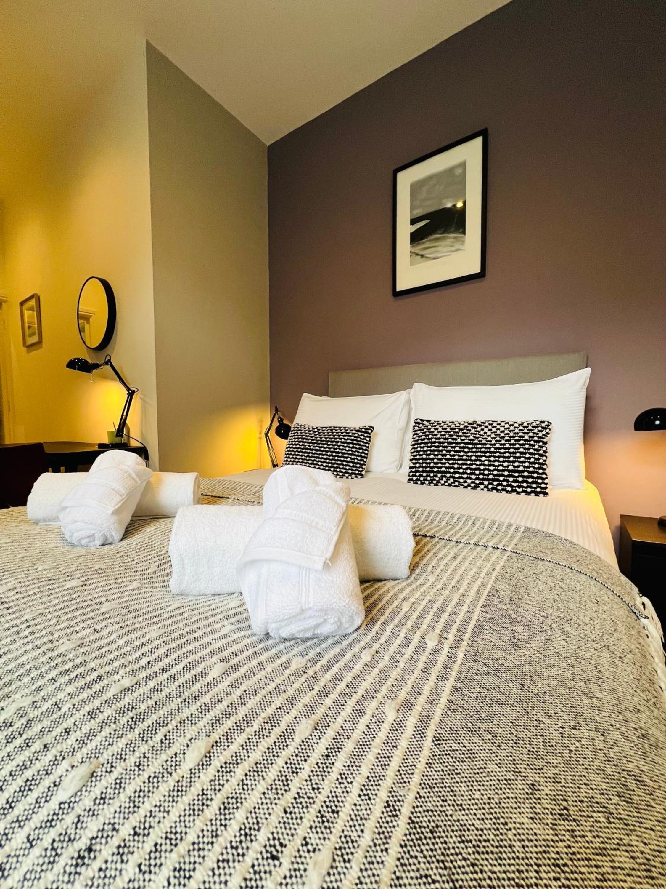8, St Marys , Private Double Ensuite Room - Room Only- Truro, photo 2