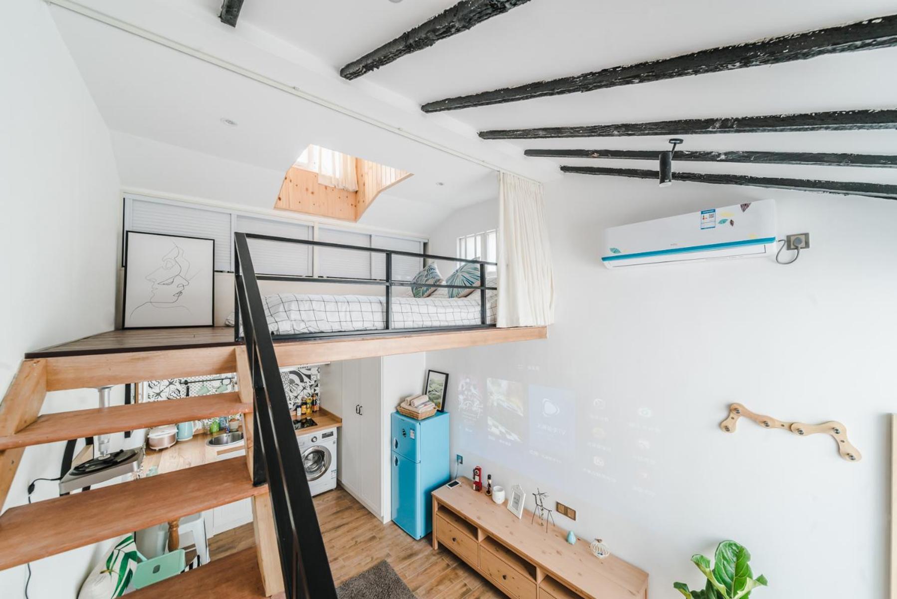 Shanghai Hills & Art Suite 18 - Near Line 1 & 7 Changshu Road Metro