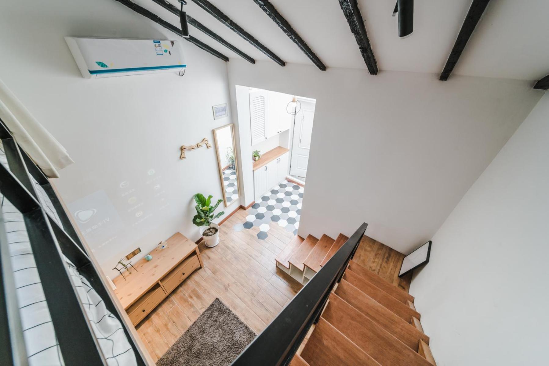 Shanghai Hills & Art Suite 18 - Near Line 1 & 7 Changshu Road Metro