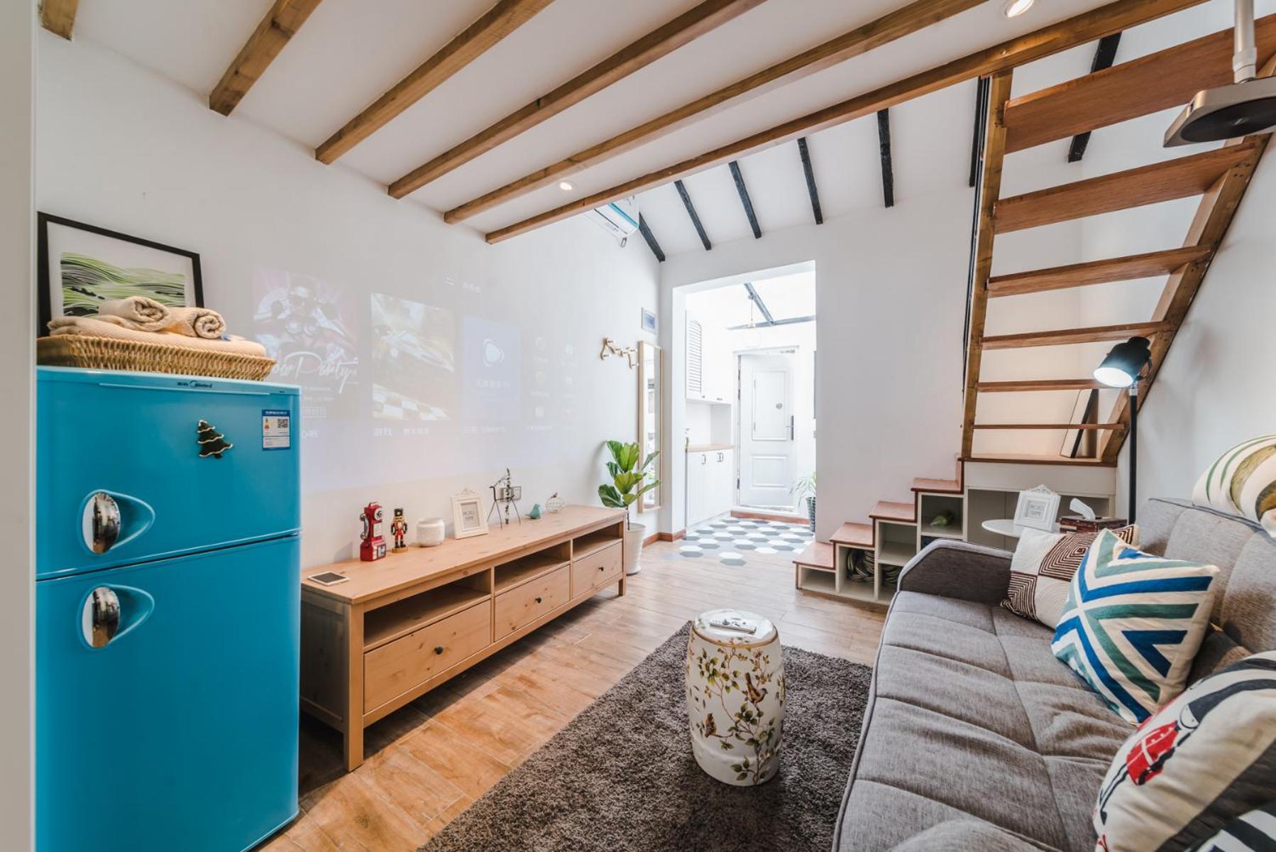 Shanghai Hills & Art Suite 18 - Near Line 1 & 7 Changshu Road Metro