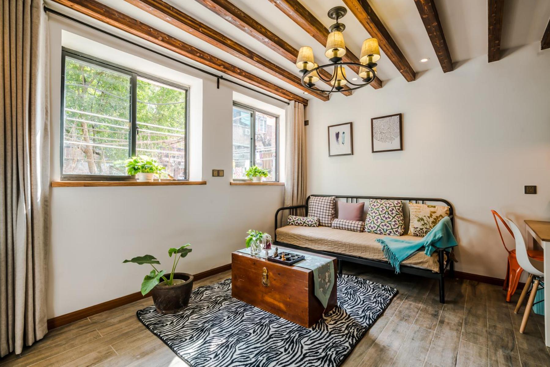 Shanghai Hills & Art Suite 18 - Near Line 1 & 7 Changshu Road Metro