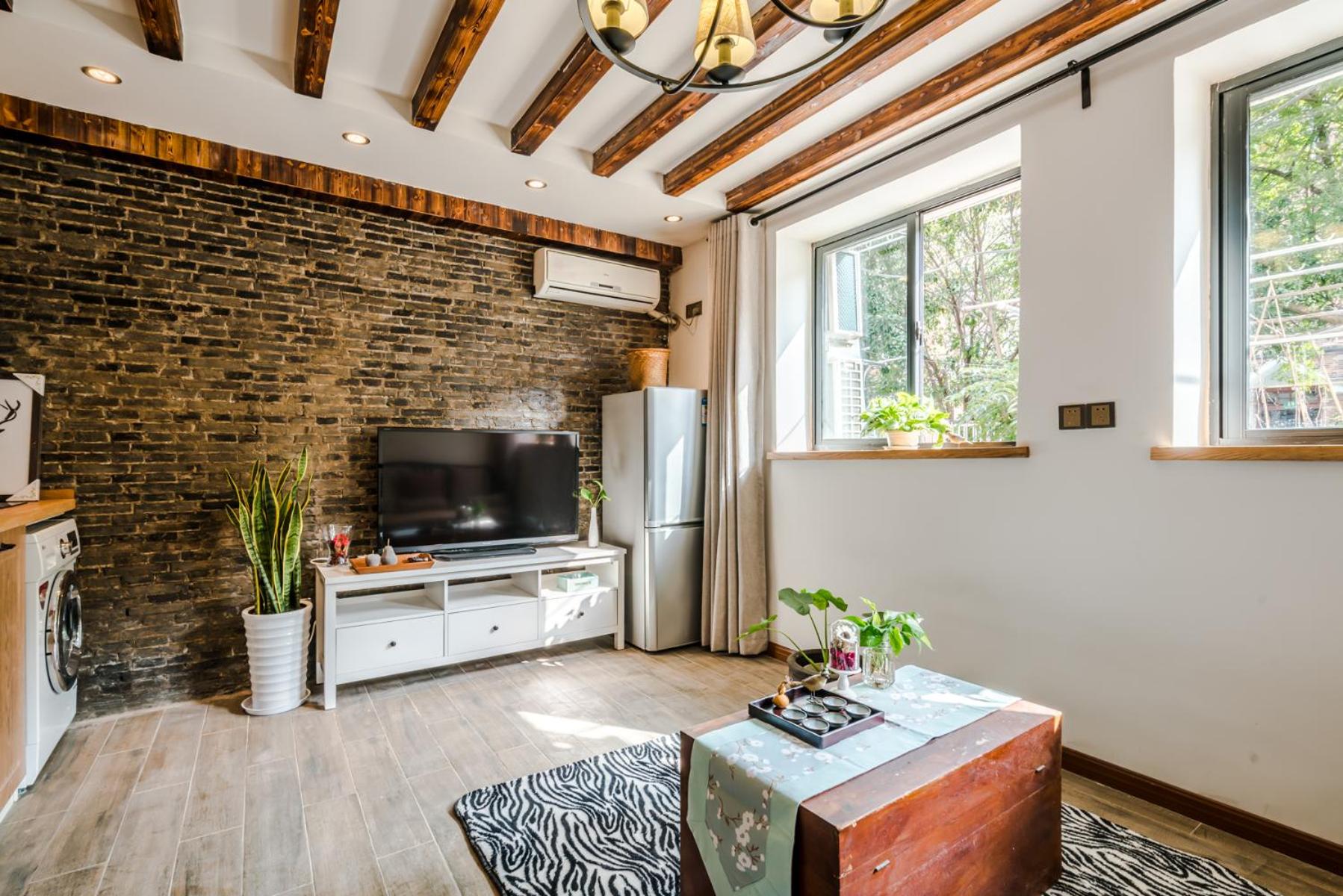 Shanghai Hills & Art Suite 18 - Near Line 1 & 7 Changshu Road Metro