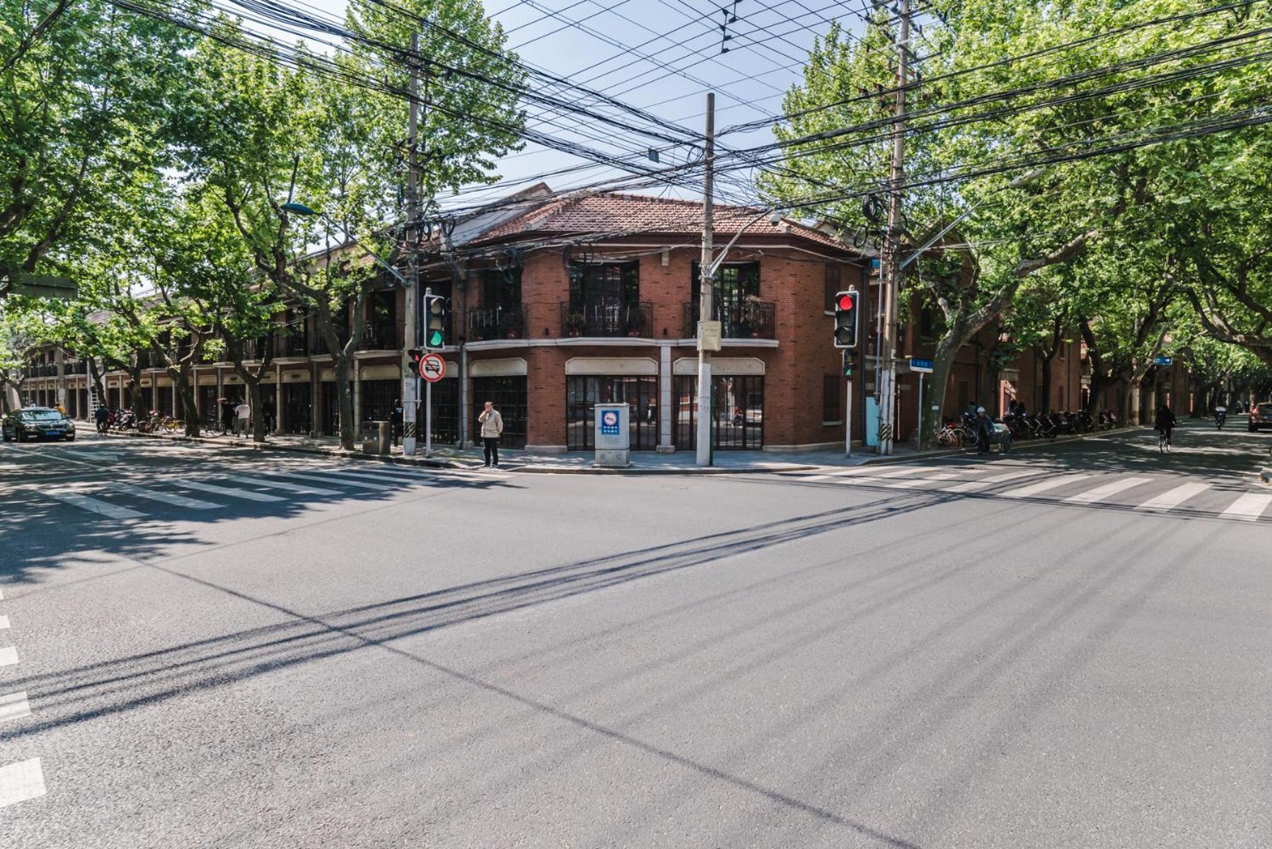 Shanghai Hills & Art Suite 18 - Near Line 1 & 7 Changshu Road Metro