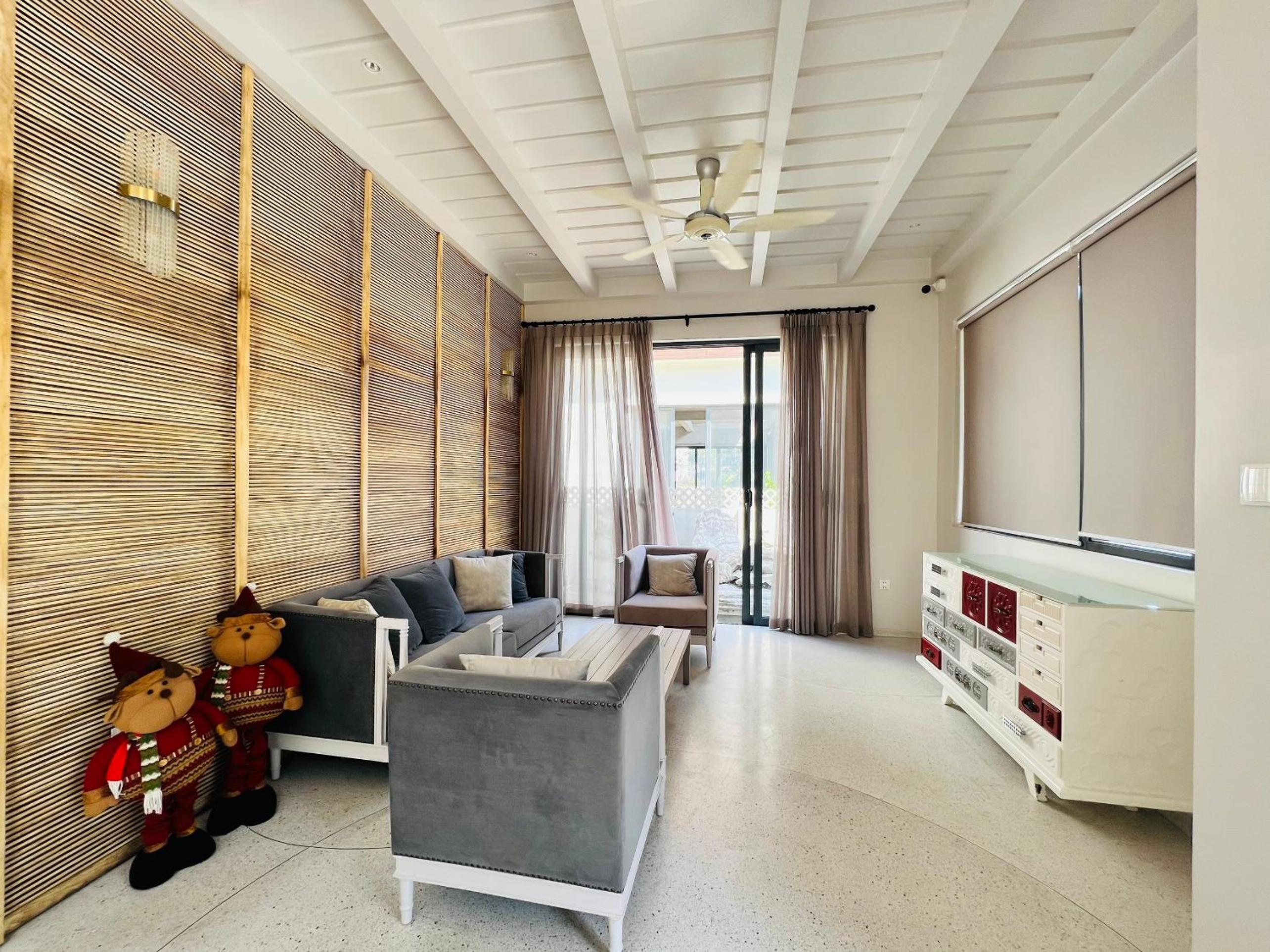 Villa de Lumiere - đô thị thượng lưu Swanbay, Đại Phước 330m2 với 6 phòng ngủ tiện nghi