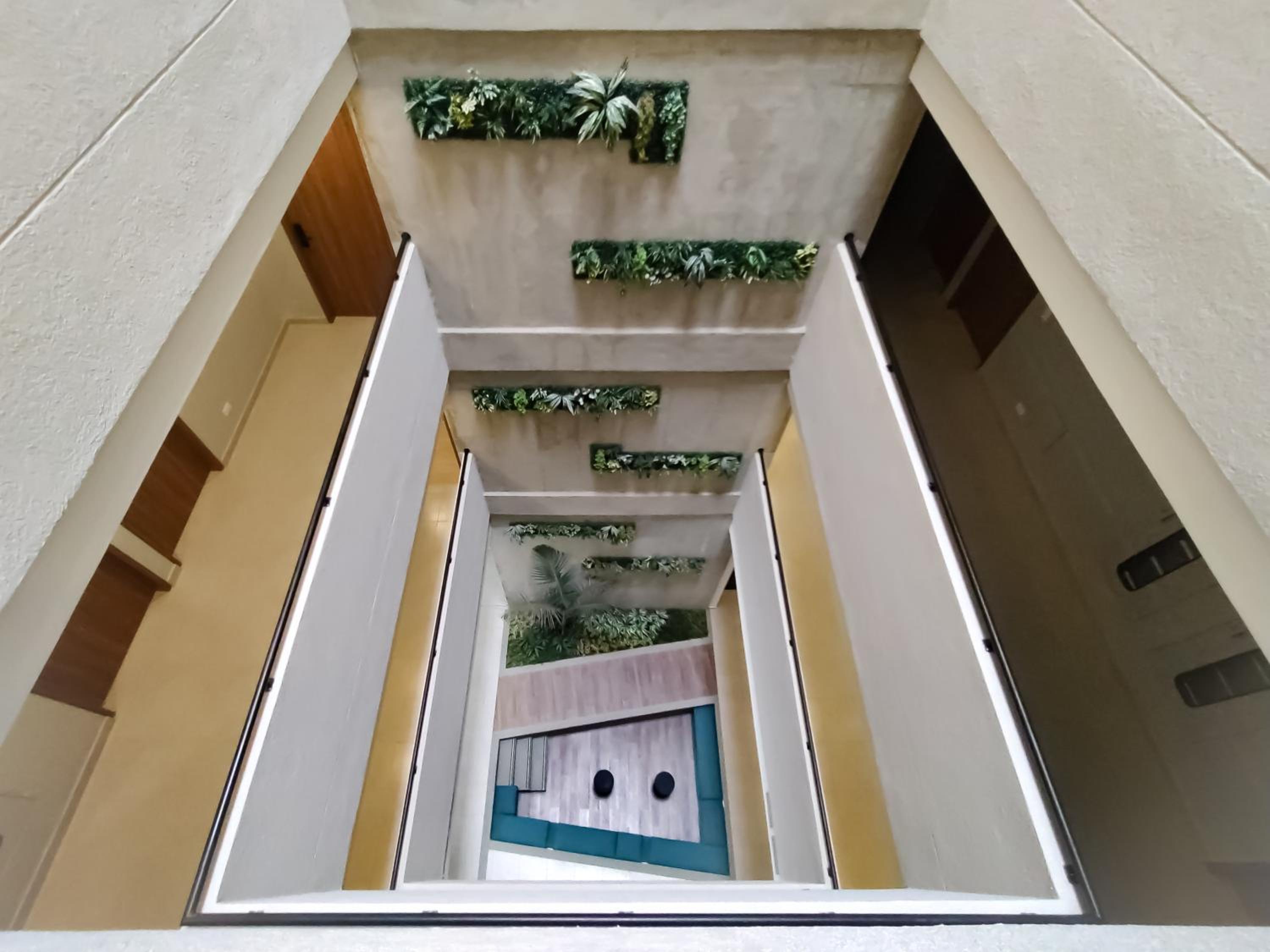The Hood 102, Modern and Luxury Apartments
