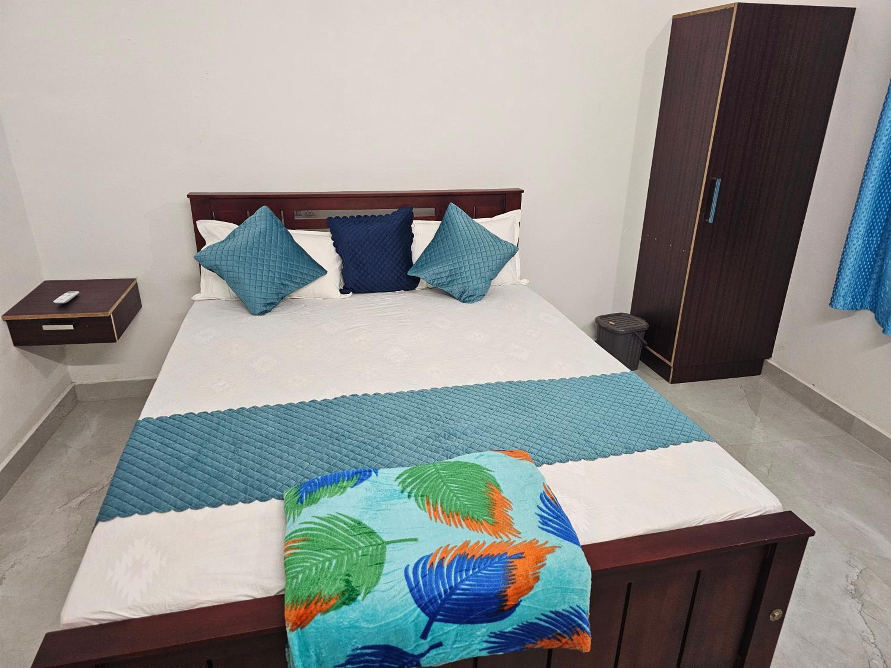 ZEAL HOMES And Apartments Koothattukulam
