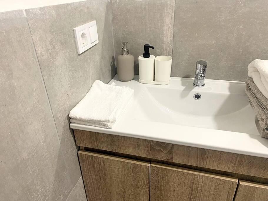 Atlantic SAL - One Bedroom Apt