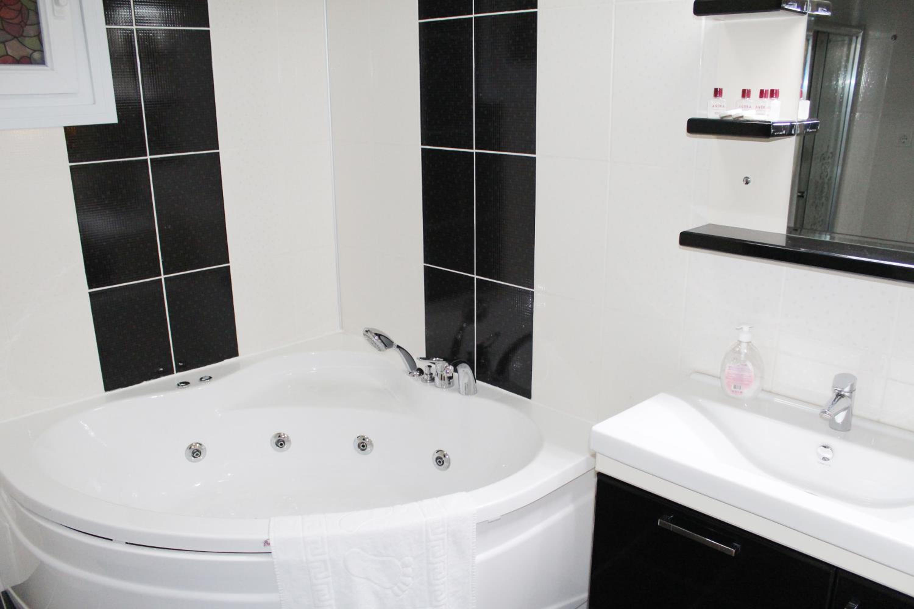 Agora Boutique Hotel & Bistro - Image 72