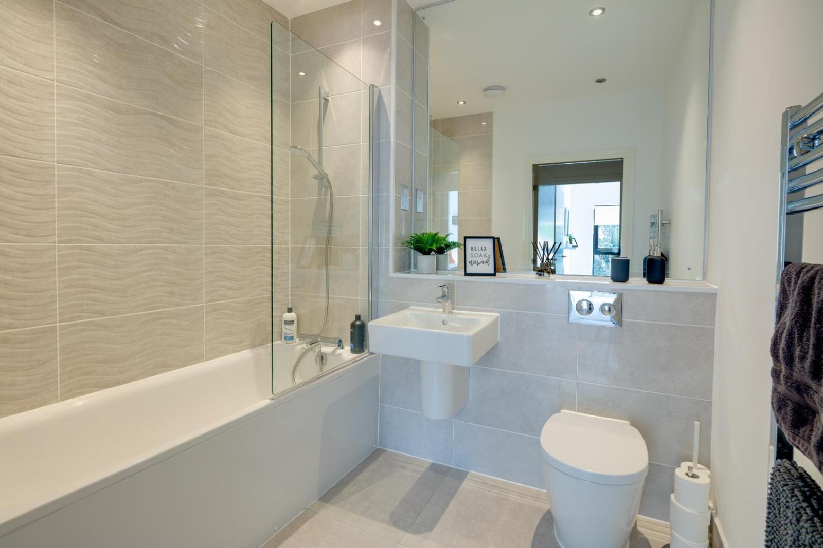 Stevenage Luxury 1 Bed Apartment Sleeps 4 WIFI Free Parking Secure by JM Short Lets