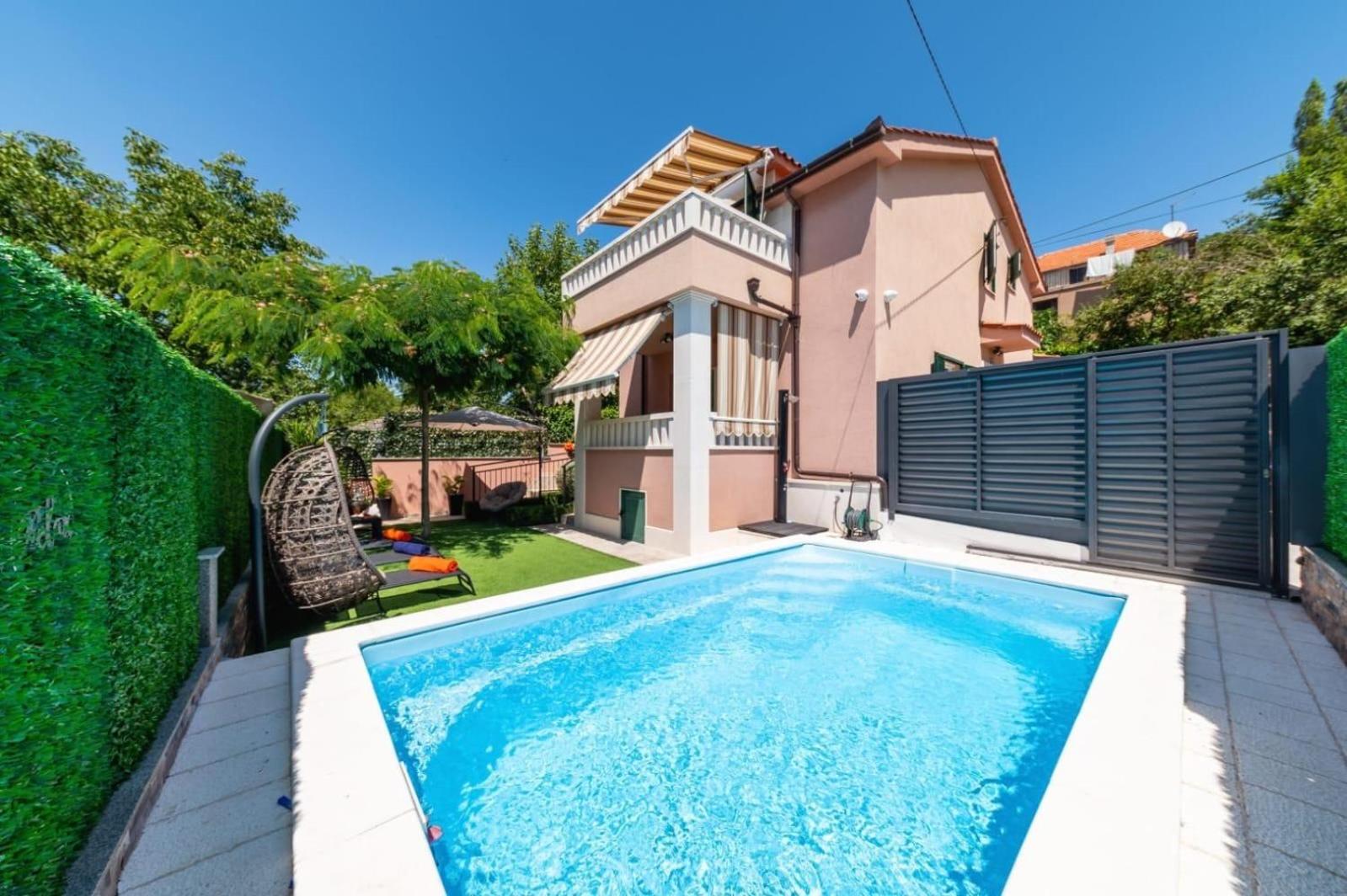 Villa Arabela with private pool view 4