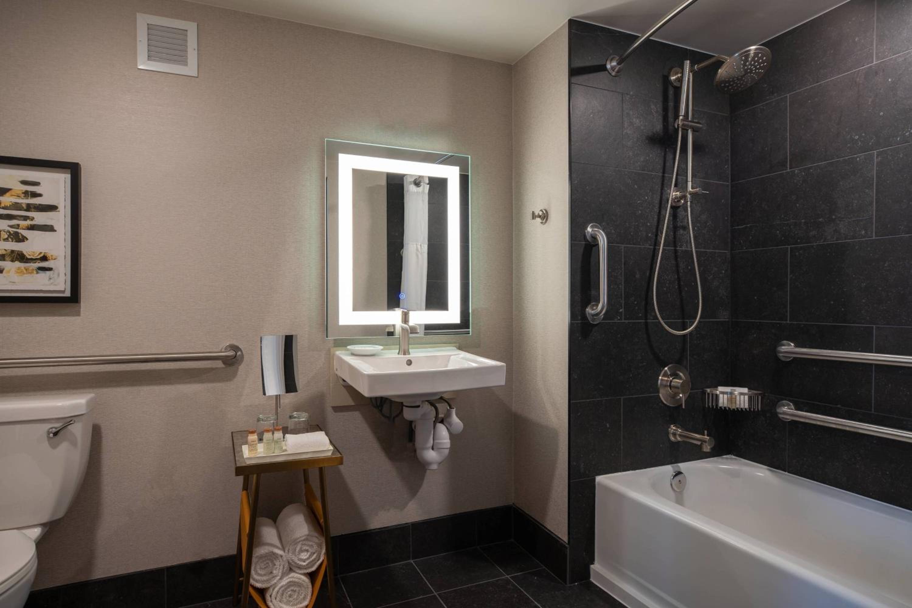 Renaissance Chicago North Shore Hotel - Property Image 47