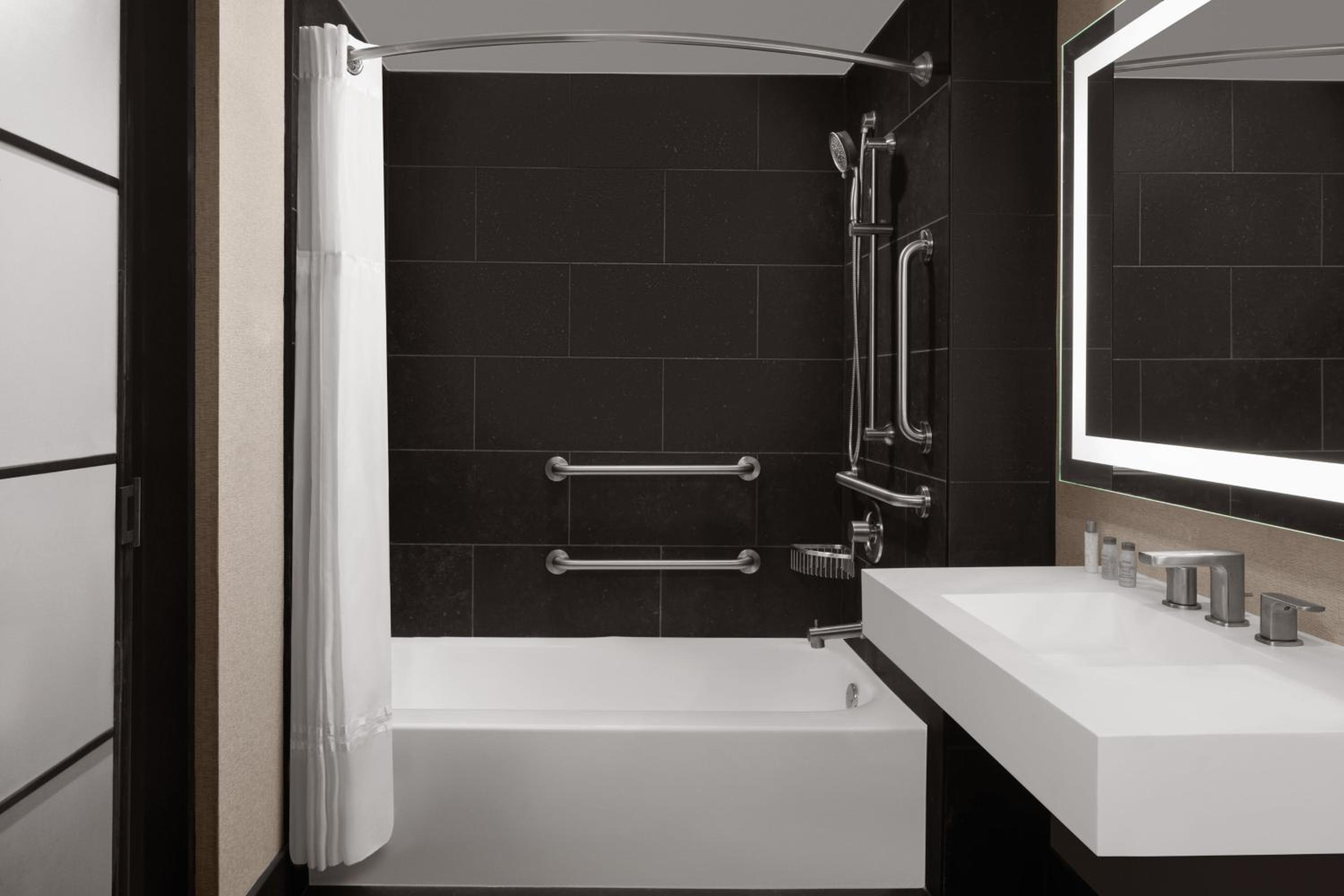 Renaissance Chicago North Shore Hotel - Property Image 45