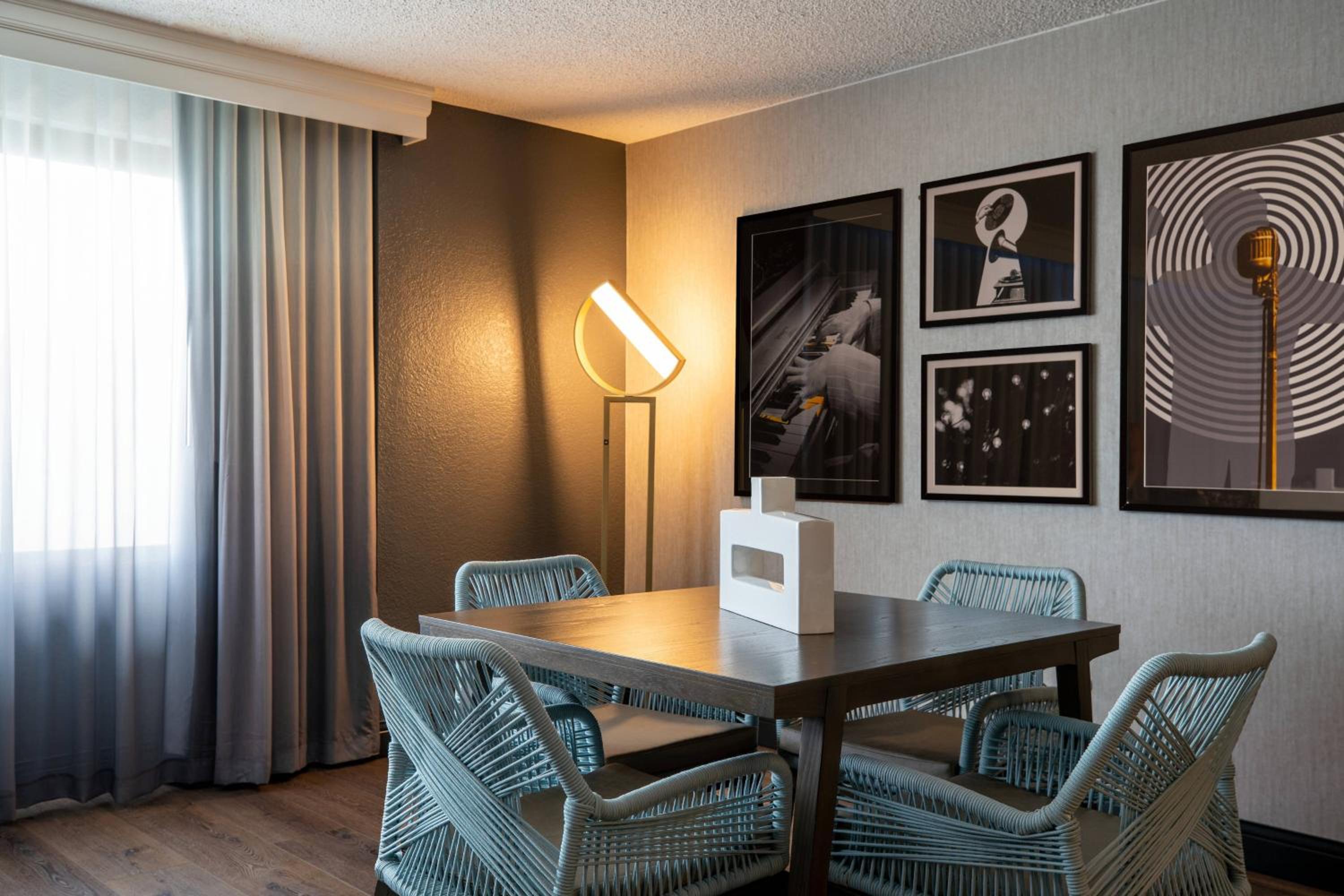 Renaissance Chicago North Shore Hotel - Property Image 62