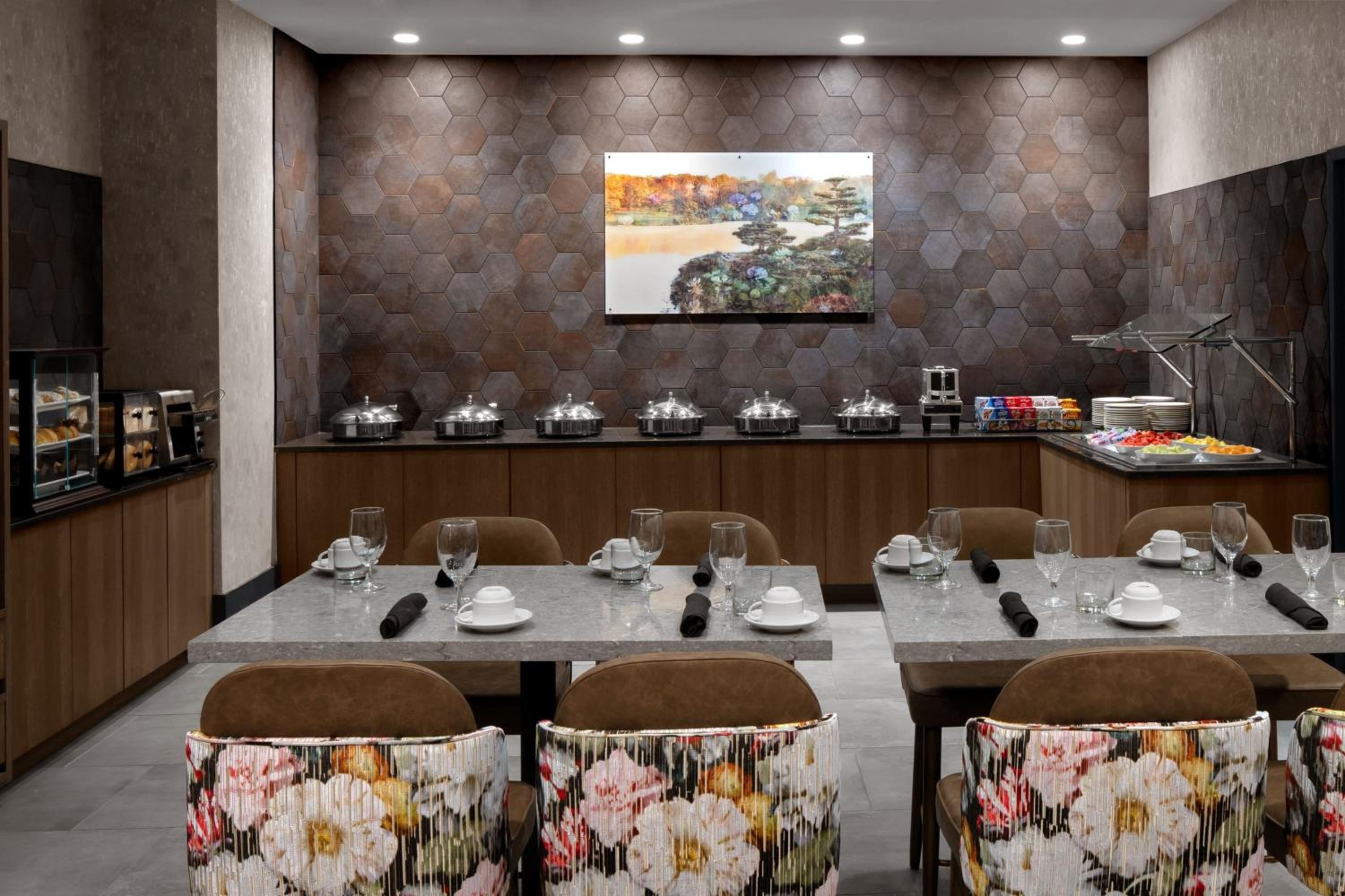 Renaissance Chicago North Shore Hotel - Property Image 31