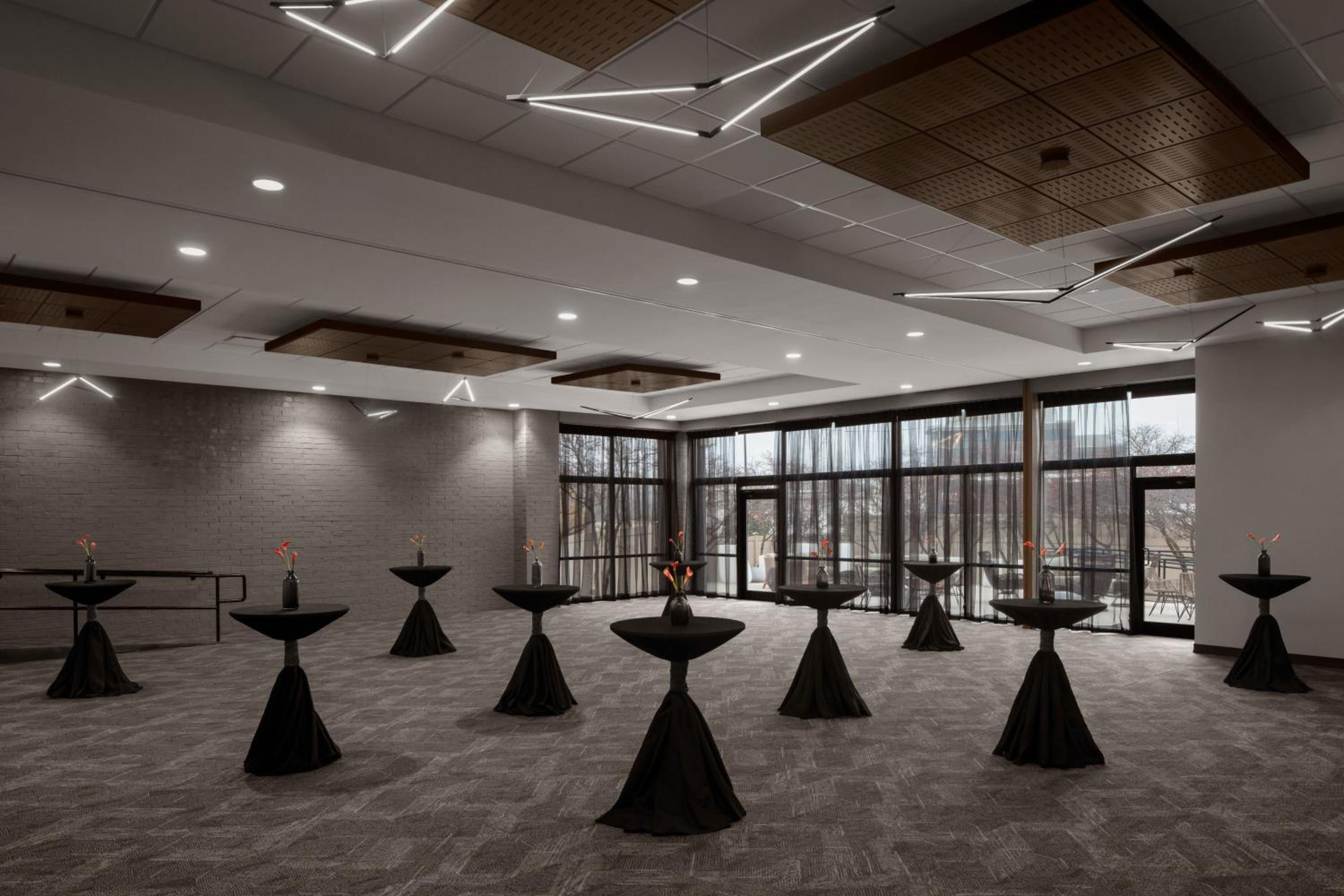 Renaissance Chicago North Shore Hotel - Property Image 26