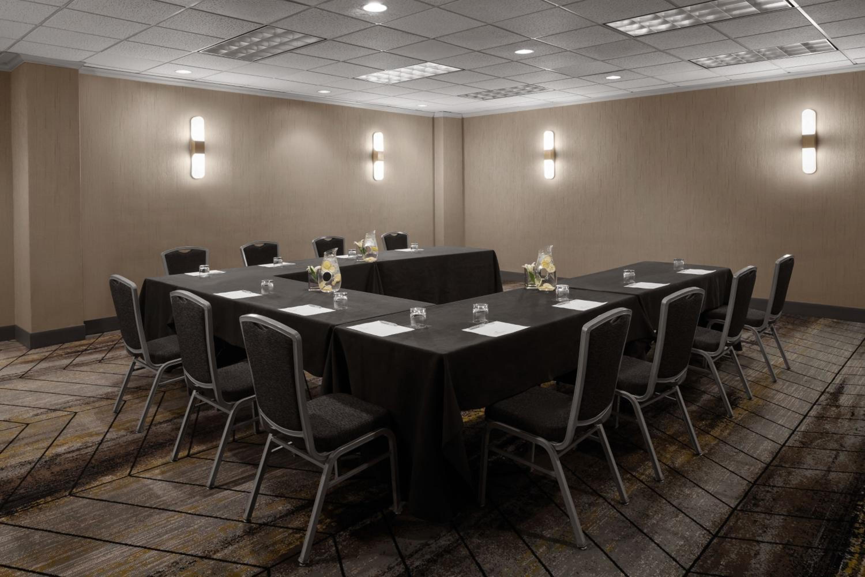 Renaissance Chicago North Shore Hotel - Property Image 63