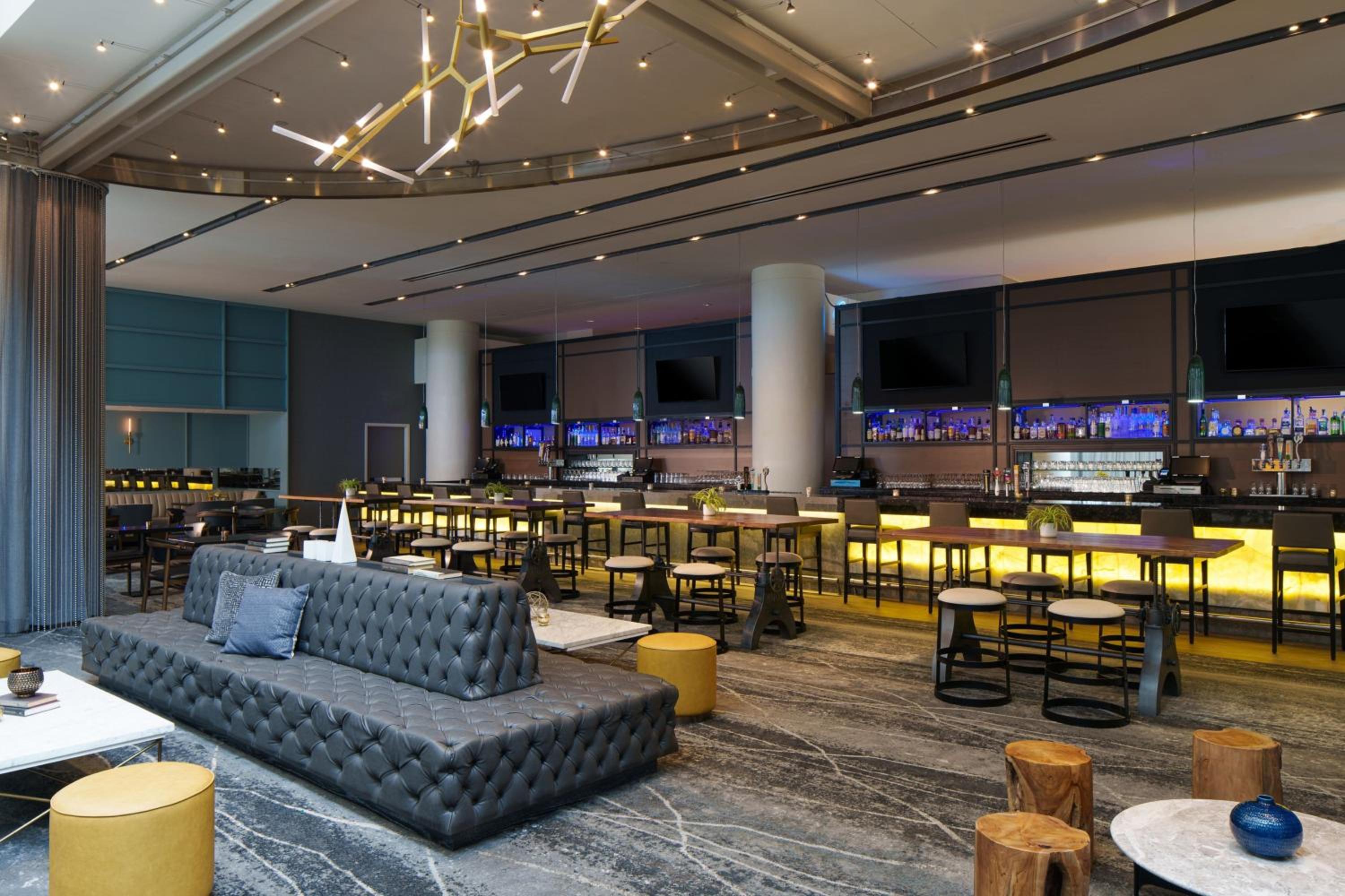 Schaumburg Vacations - Renaissance Schaumburg Convention Center Hotel - Property Image 15