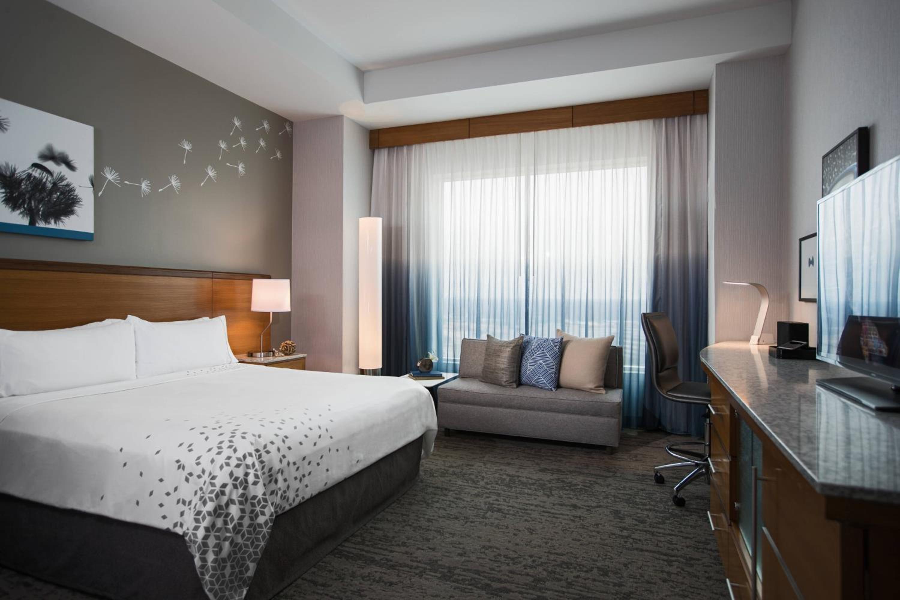Schaumburg Vacations - Renaissance Schaumburg Convention Center Hotel - Property Image 63