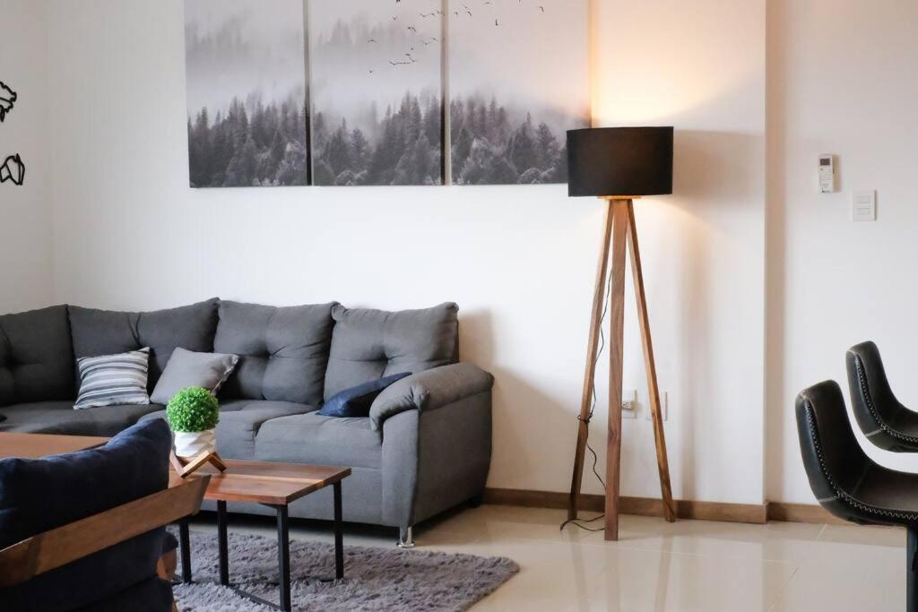 Escenia Comfort, 9th floor apt with awesome views! view 2