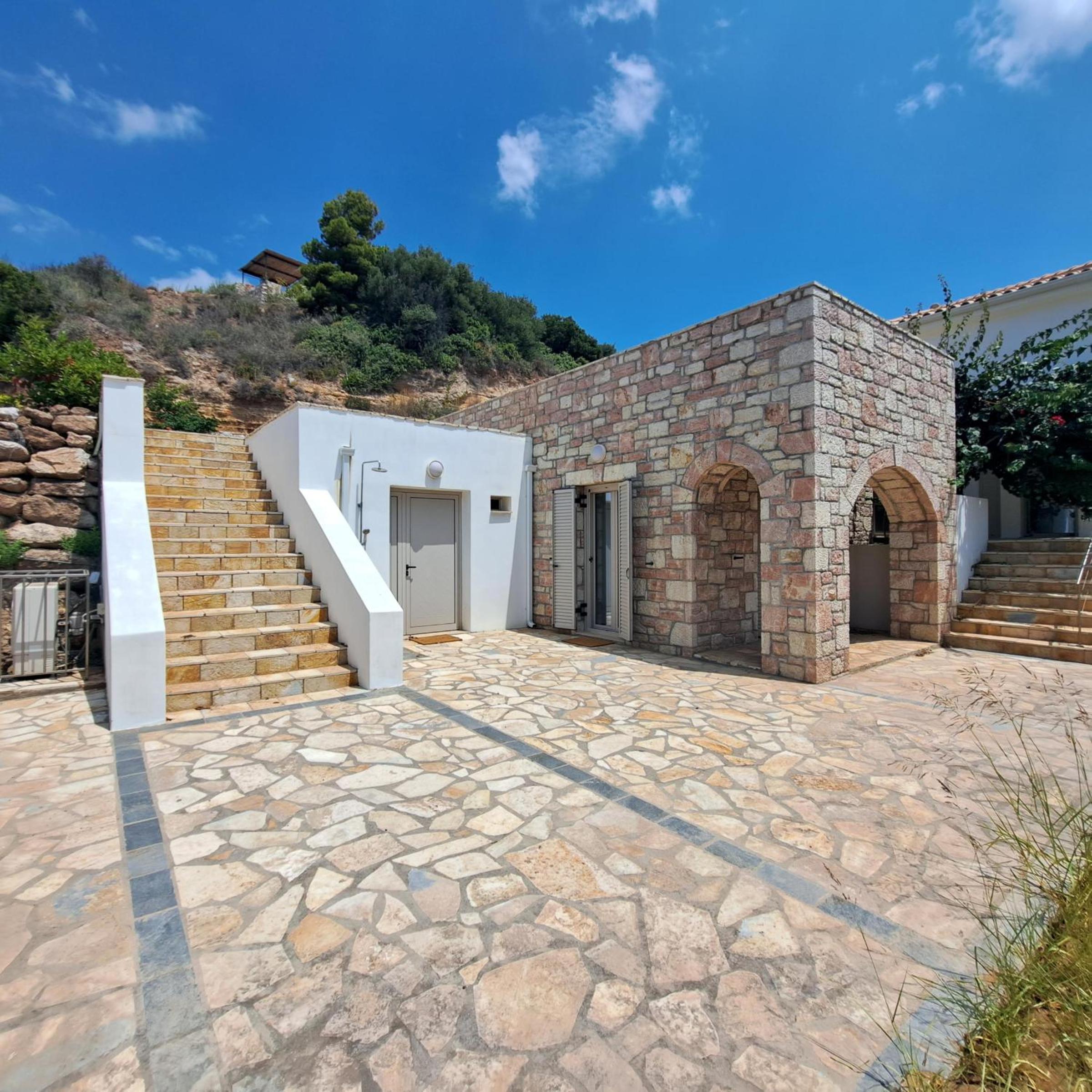 Villa Ammoudi