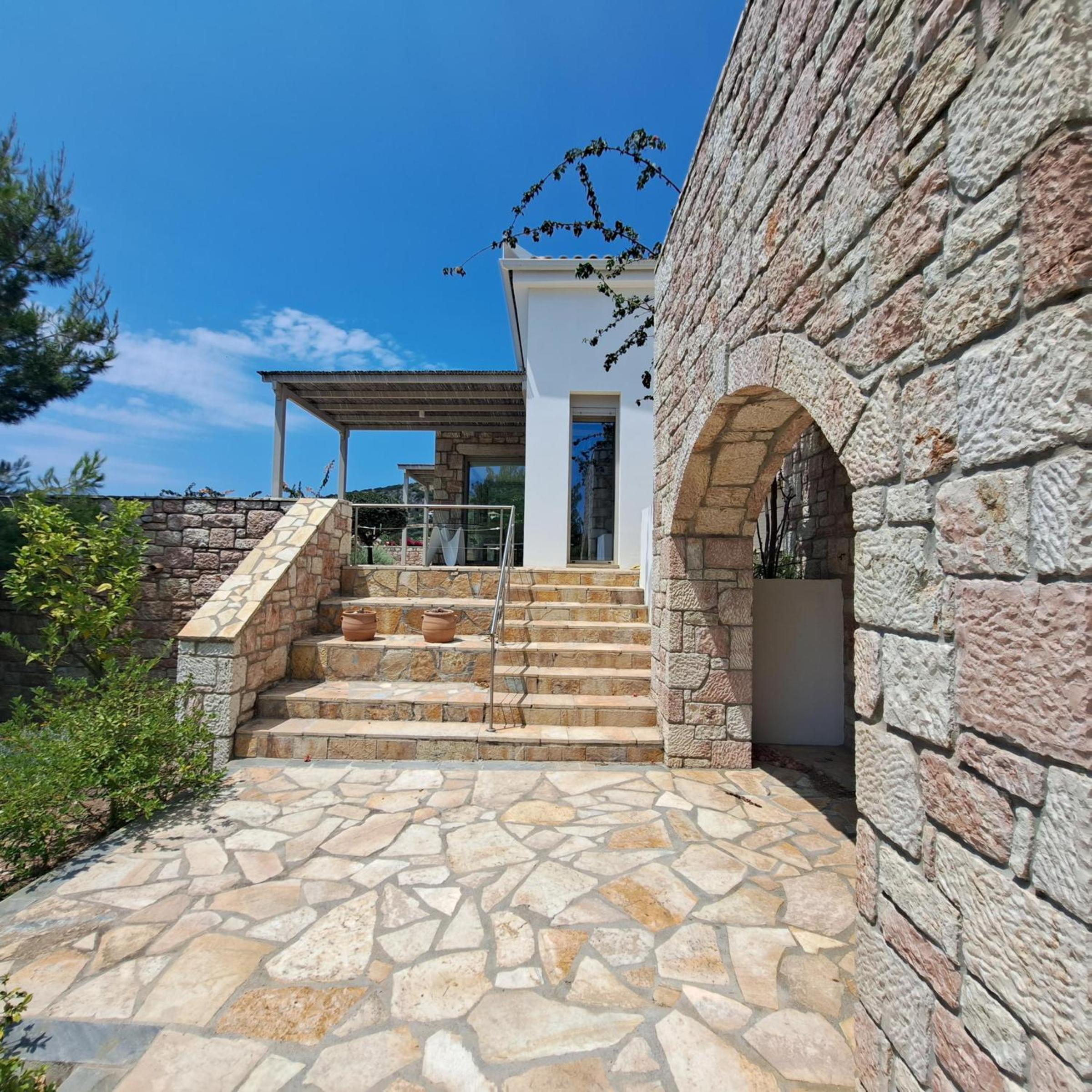 Villa Ammoudi