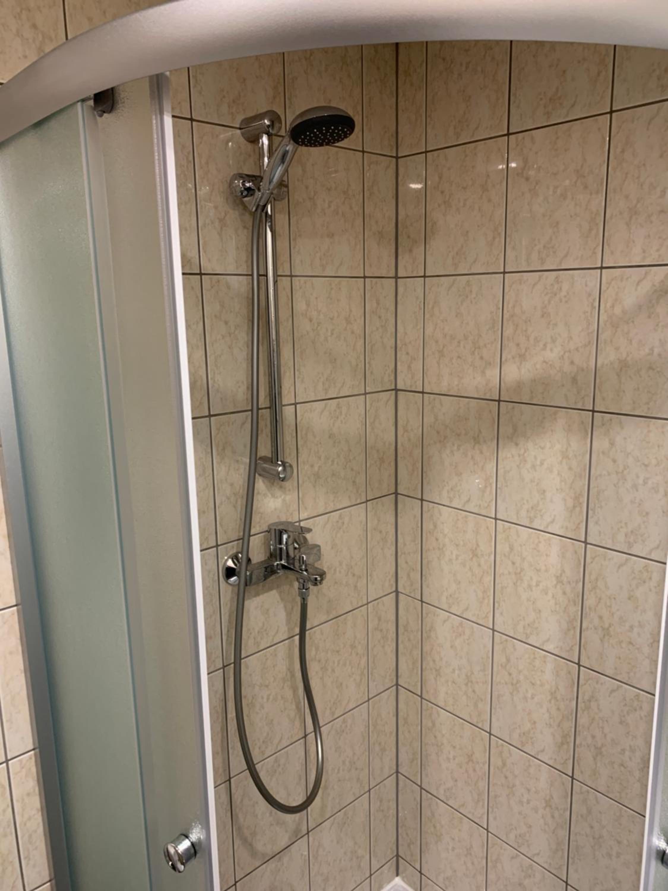 DIKOL Two-Room Apartment-SELF CHECK-in & FREE Parking Near City Center
